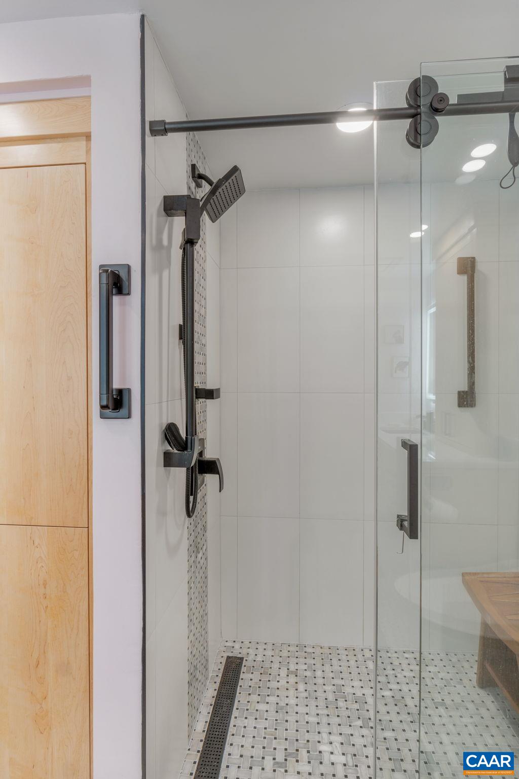 500 CRESTWOOD DR Unit: 1202