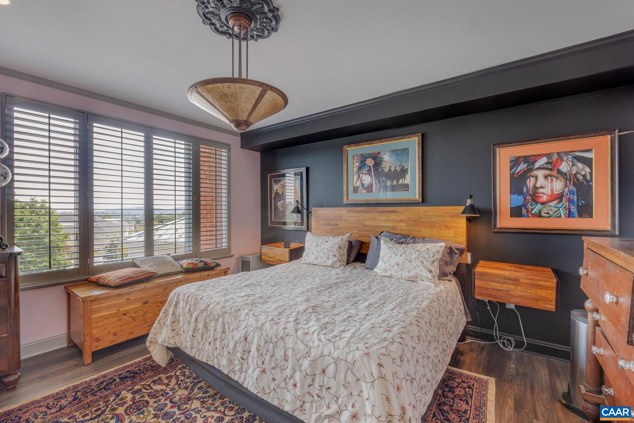 500 CRESTWOOD DR Unit: 1202