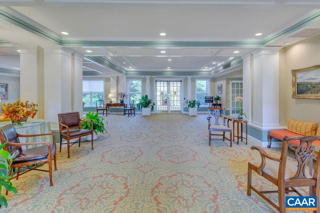 500 CRESTWOOD DR Unit: 1202