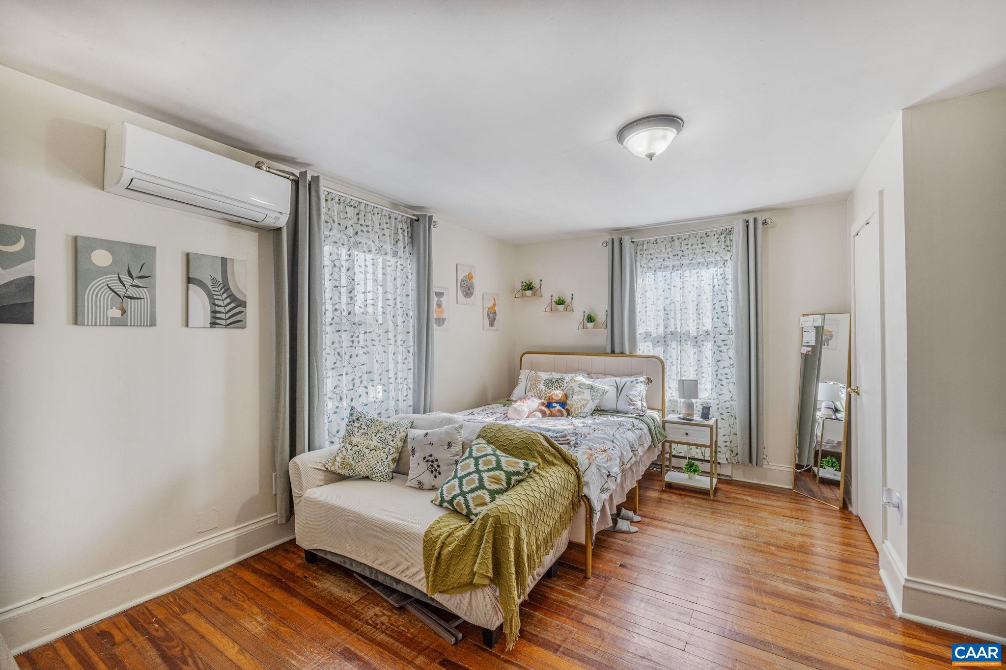 1001 AVON ST Unit: A, B, C, Garage