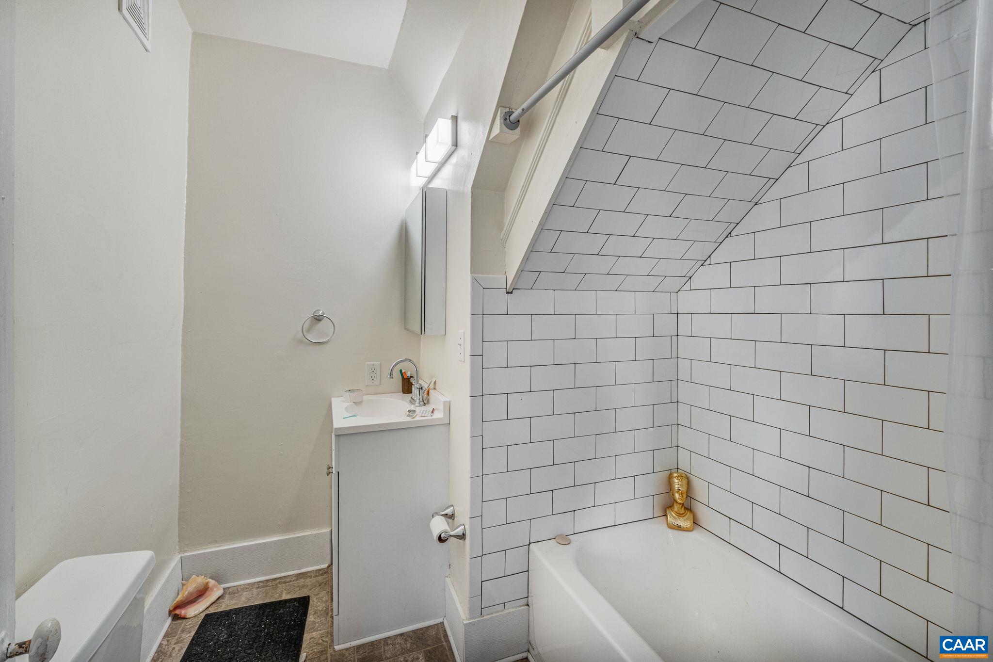 1001 AVON ST Unit: A, B, C, Garage