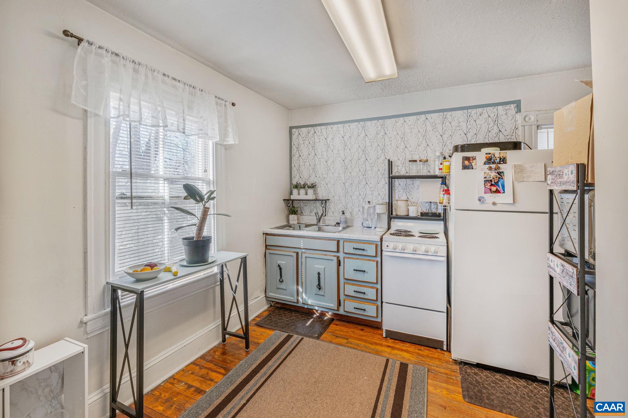 1001 AVON ST Unit: A, B, C, Garage