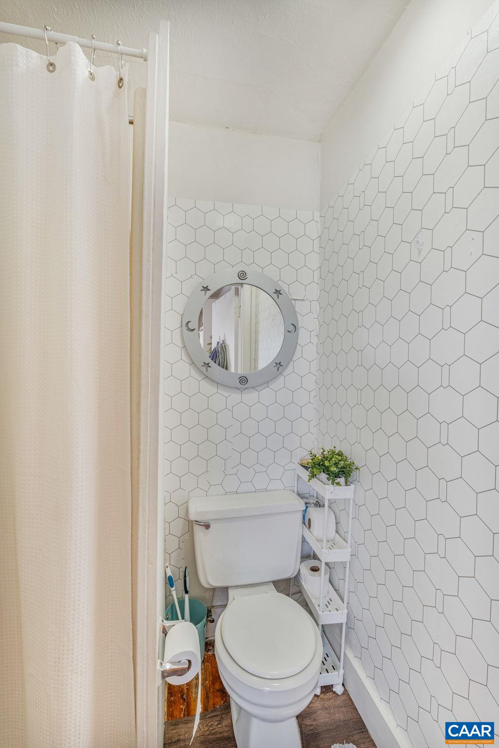 1001 AVON ST Unit: A, B, C, Garage