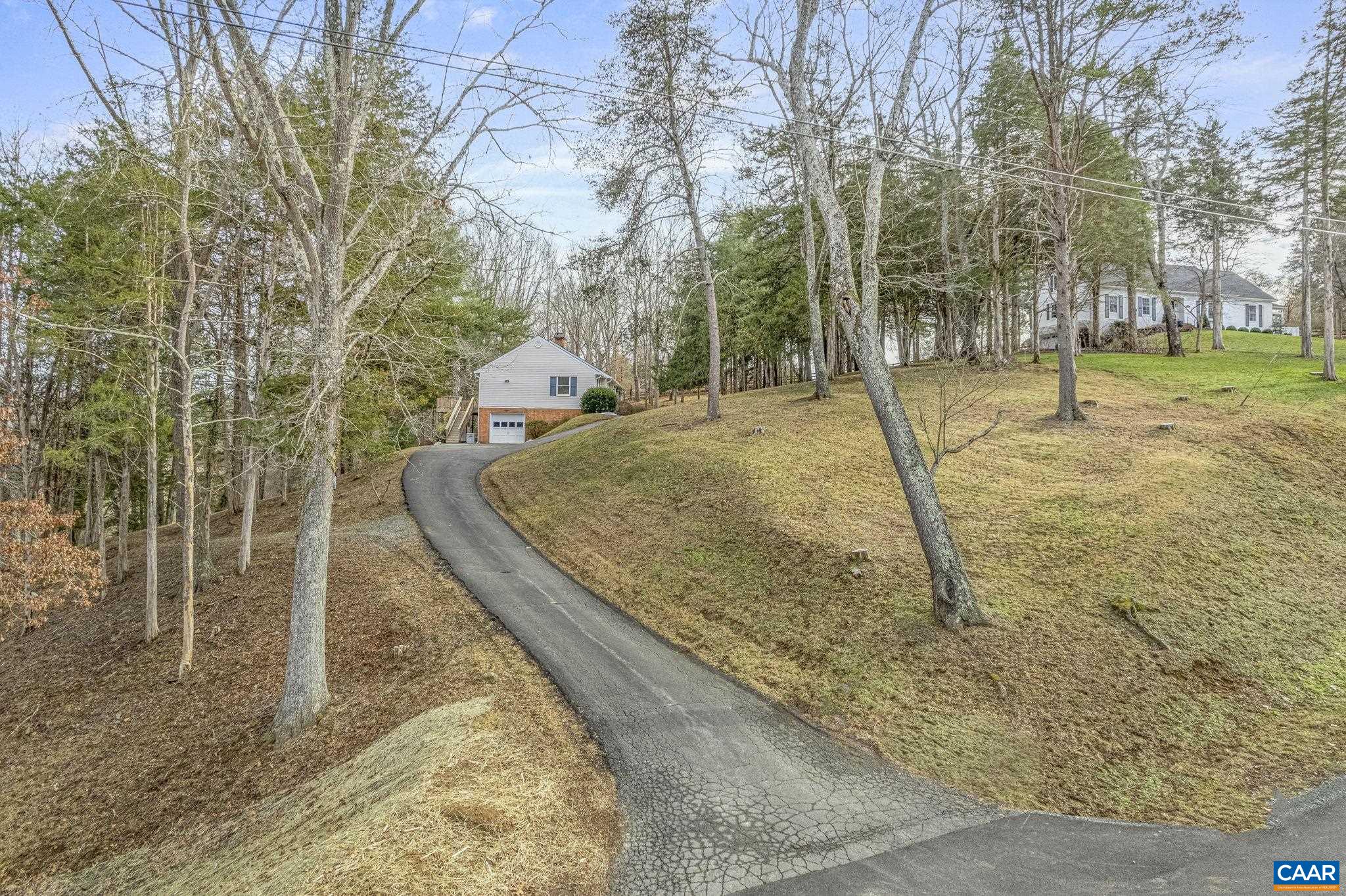 935 EMERSON DR