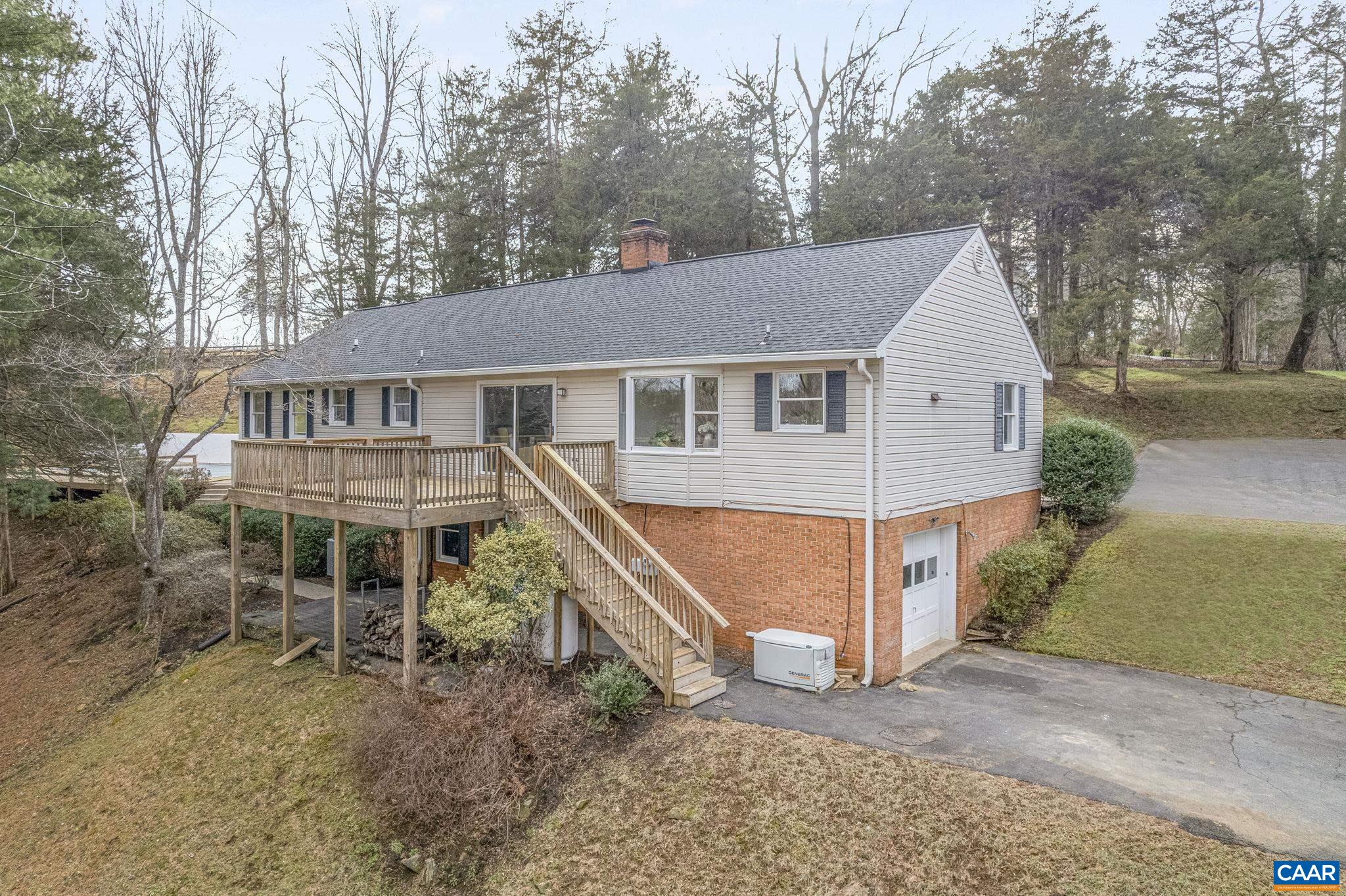 935 EMERSON DR
