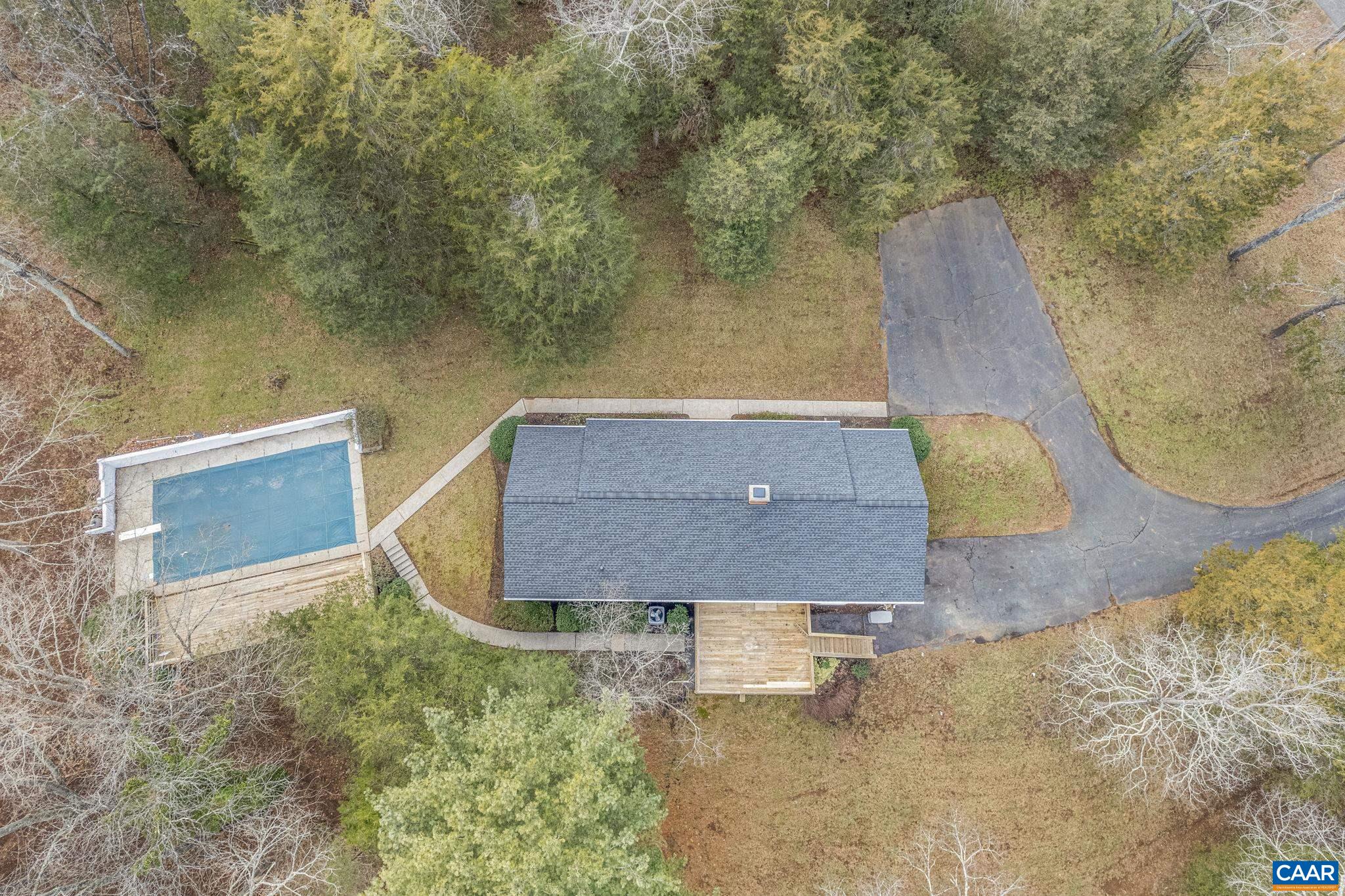935 EMERSON DR