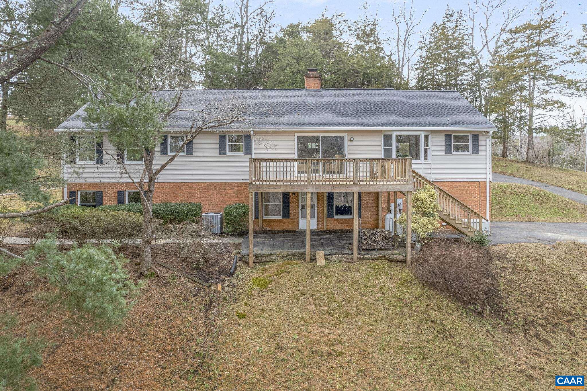 935 EMERSON DR