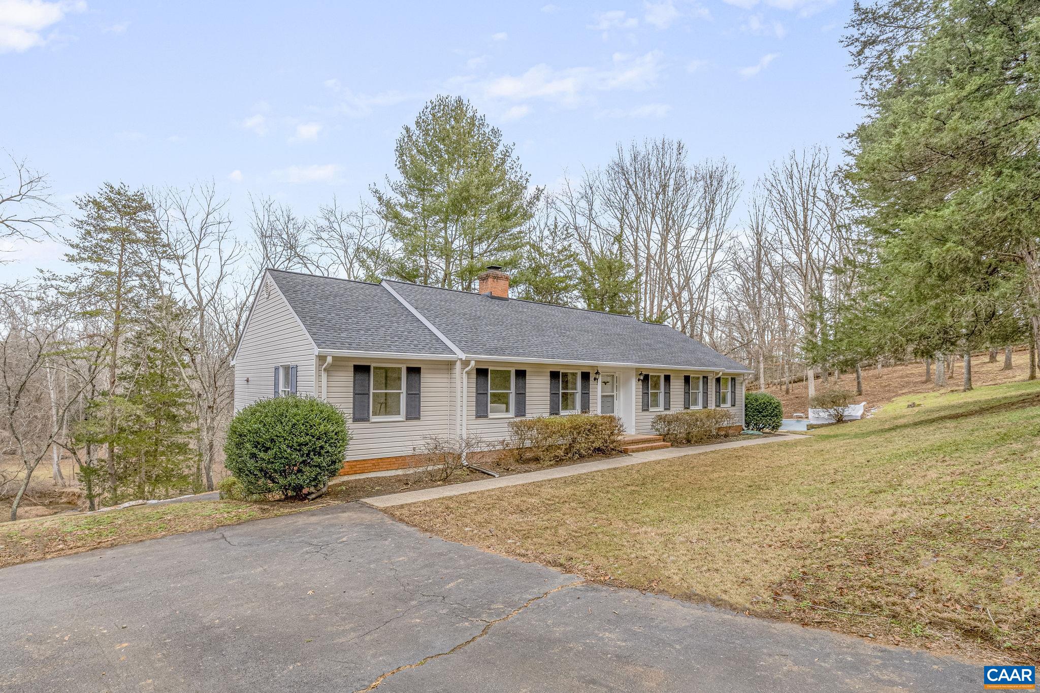 935 EMERSON DR
