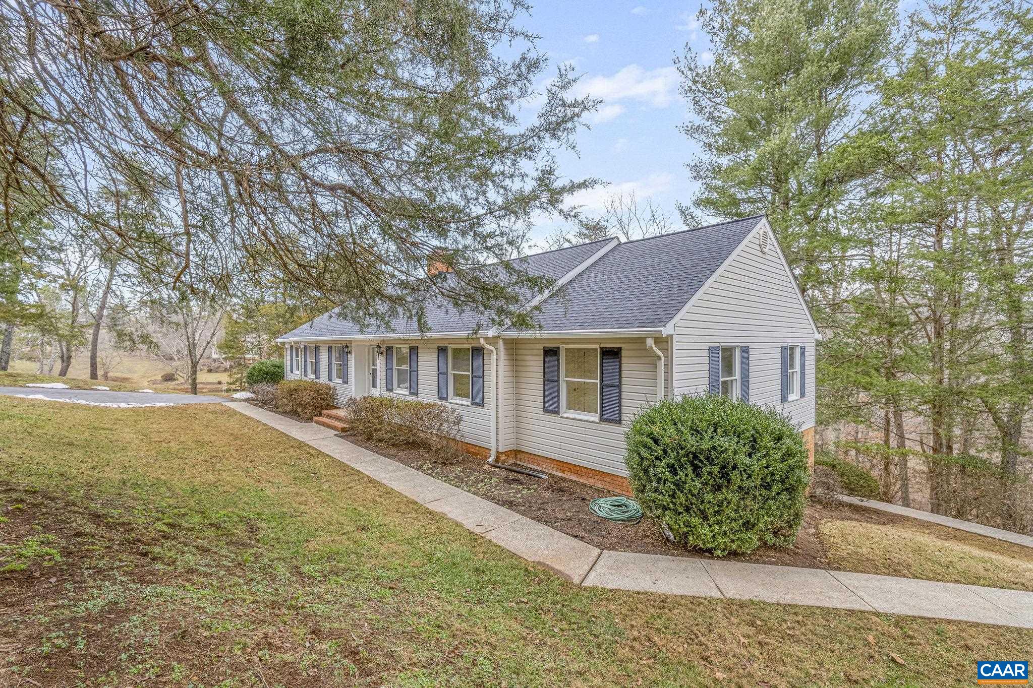 935 EMERSON DR