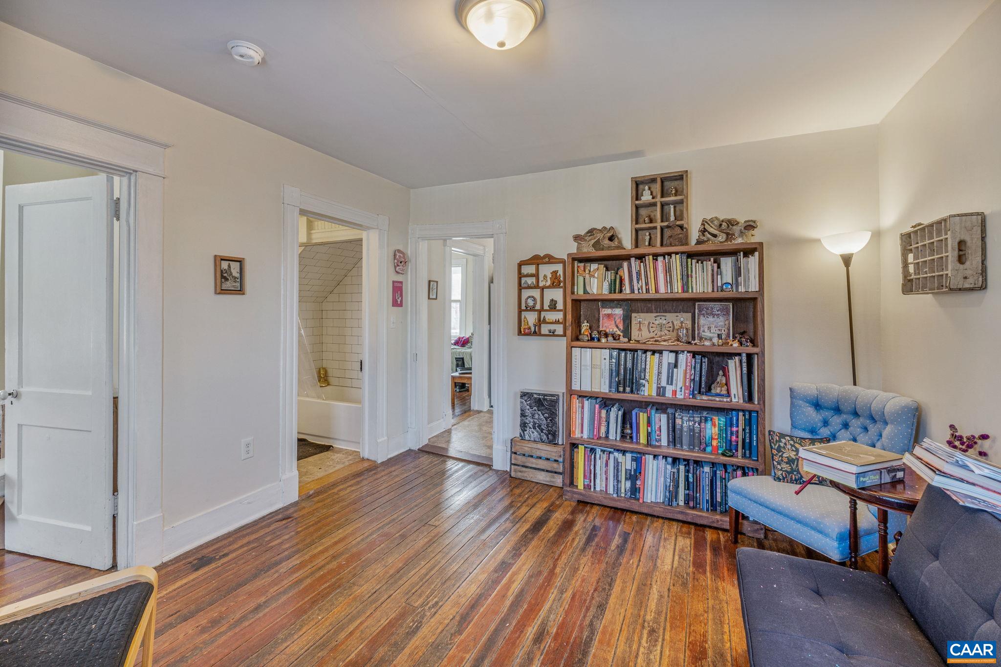 1001 AVON ST