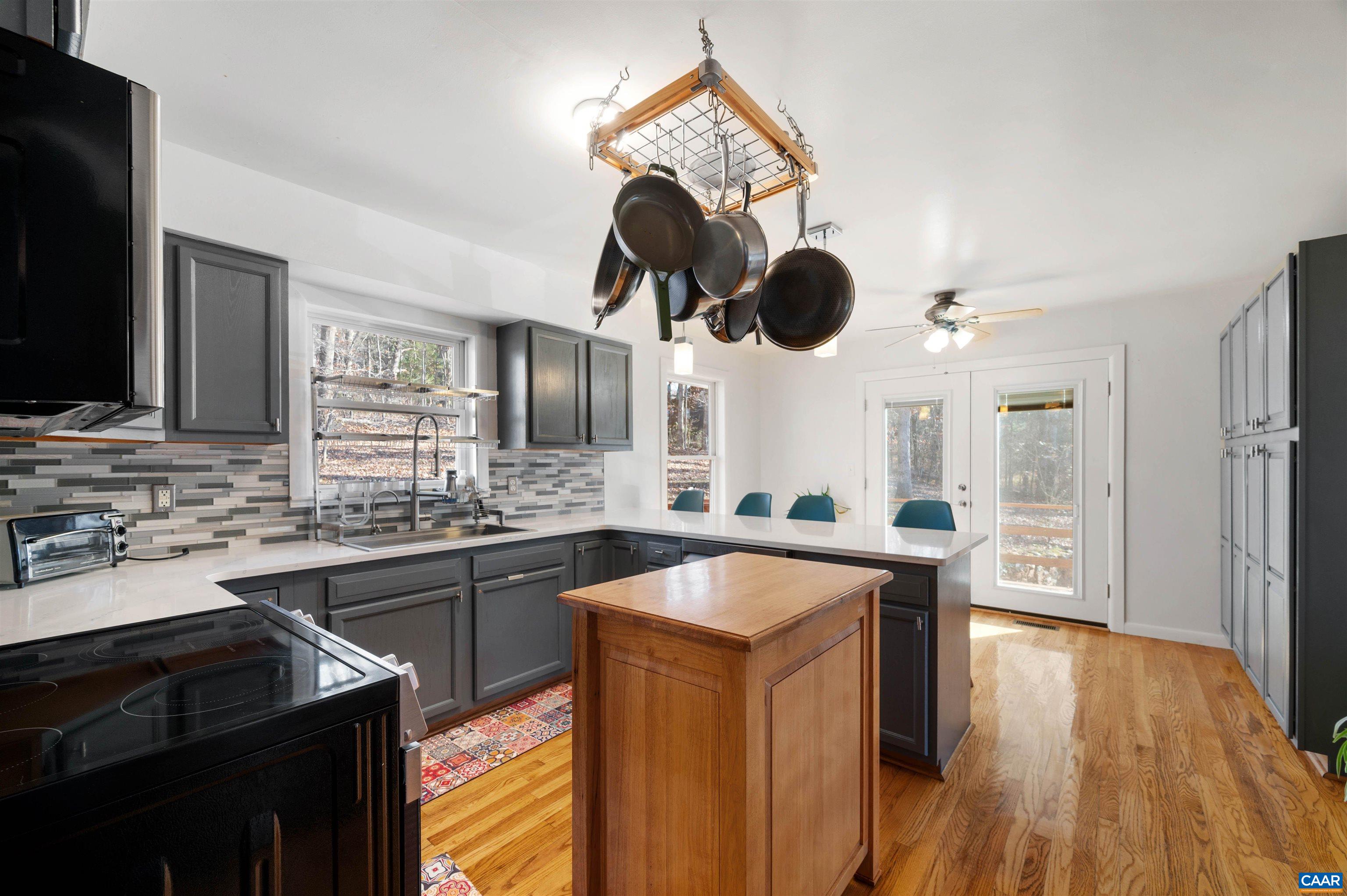 3139 STONY POINT RD