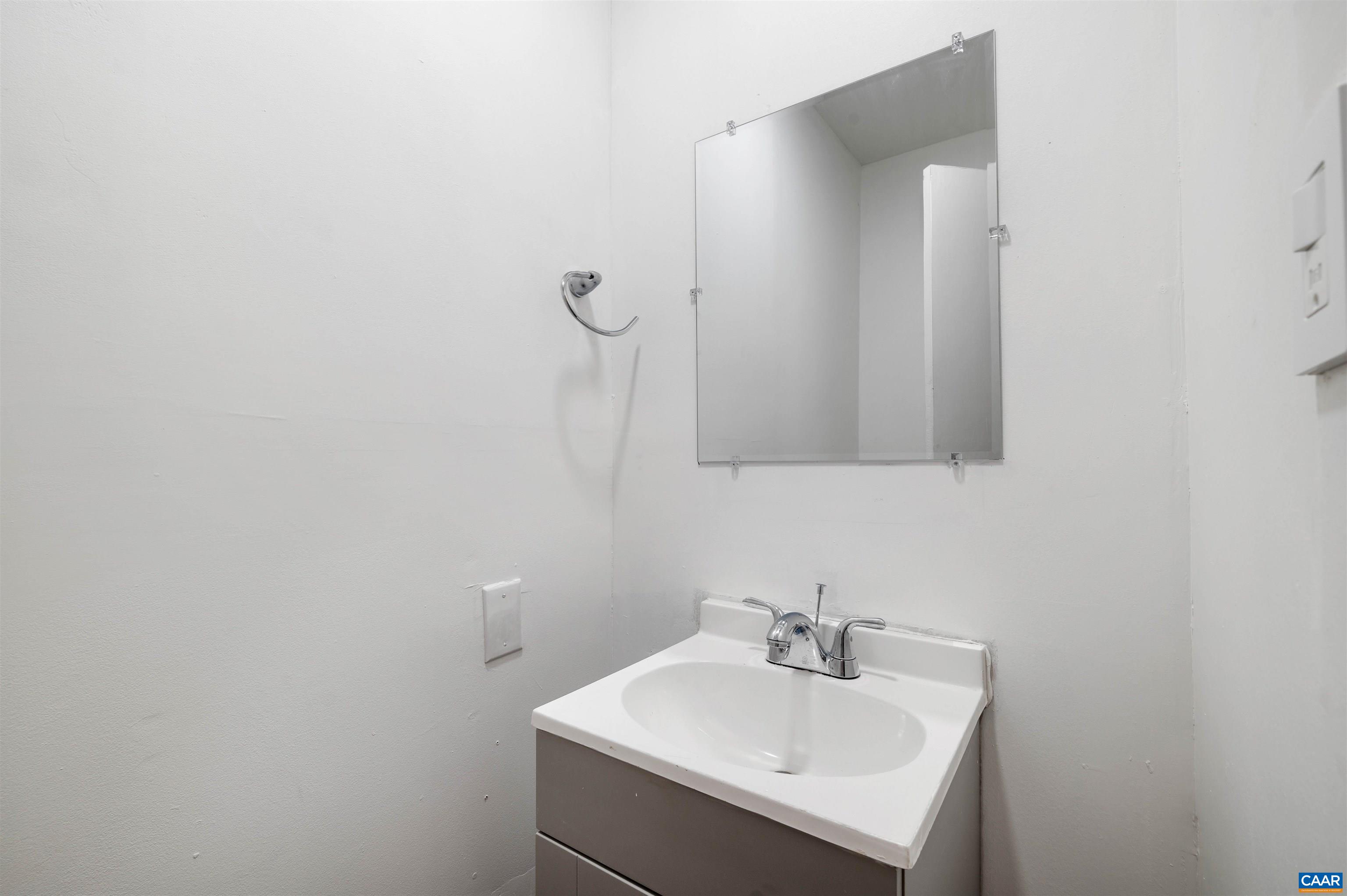 3139 STONY POINT RD