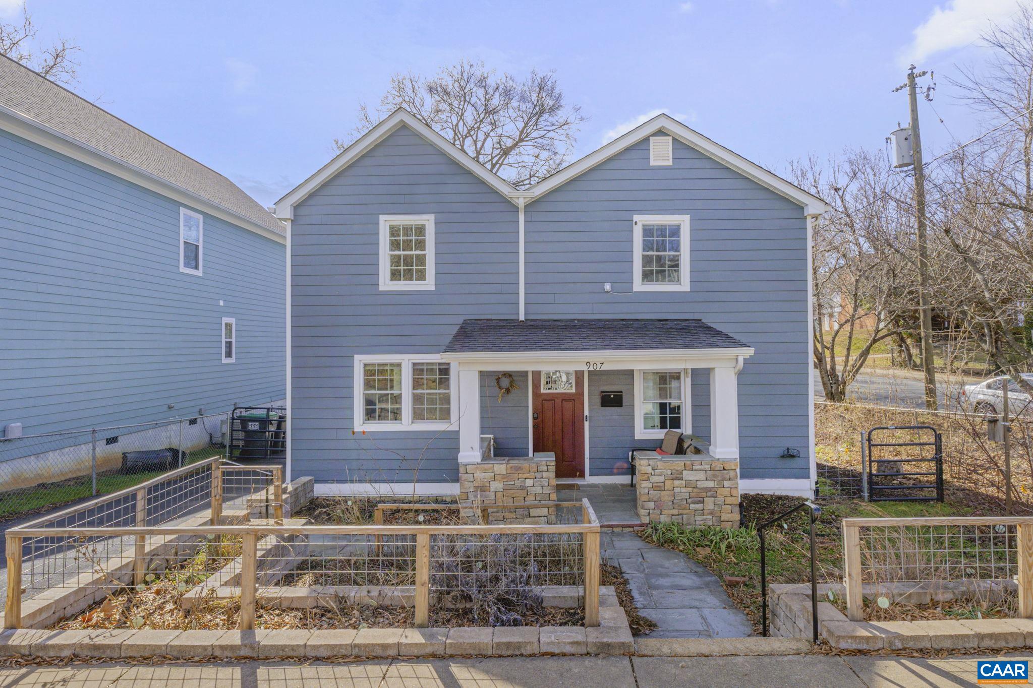 907 PAGE ST