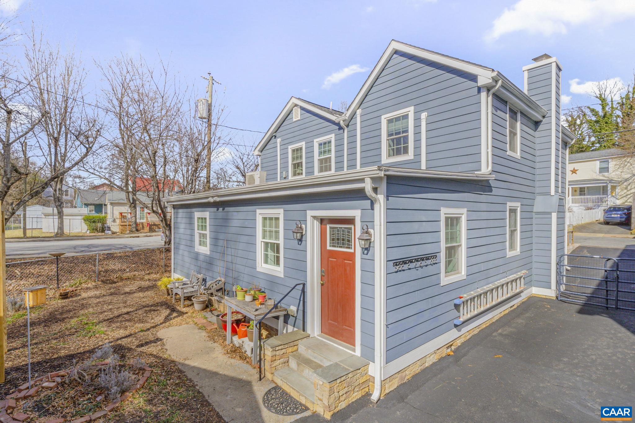 907 PAGE ST