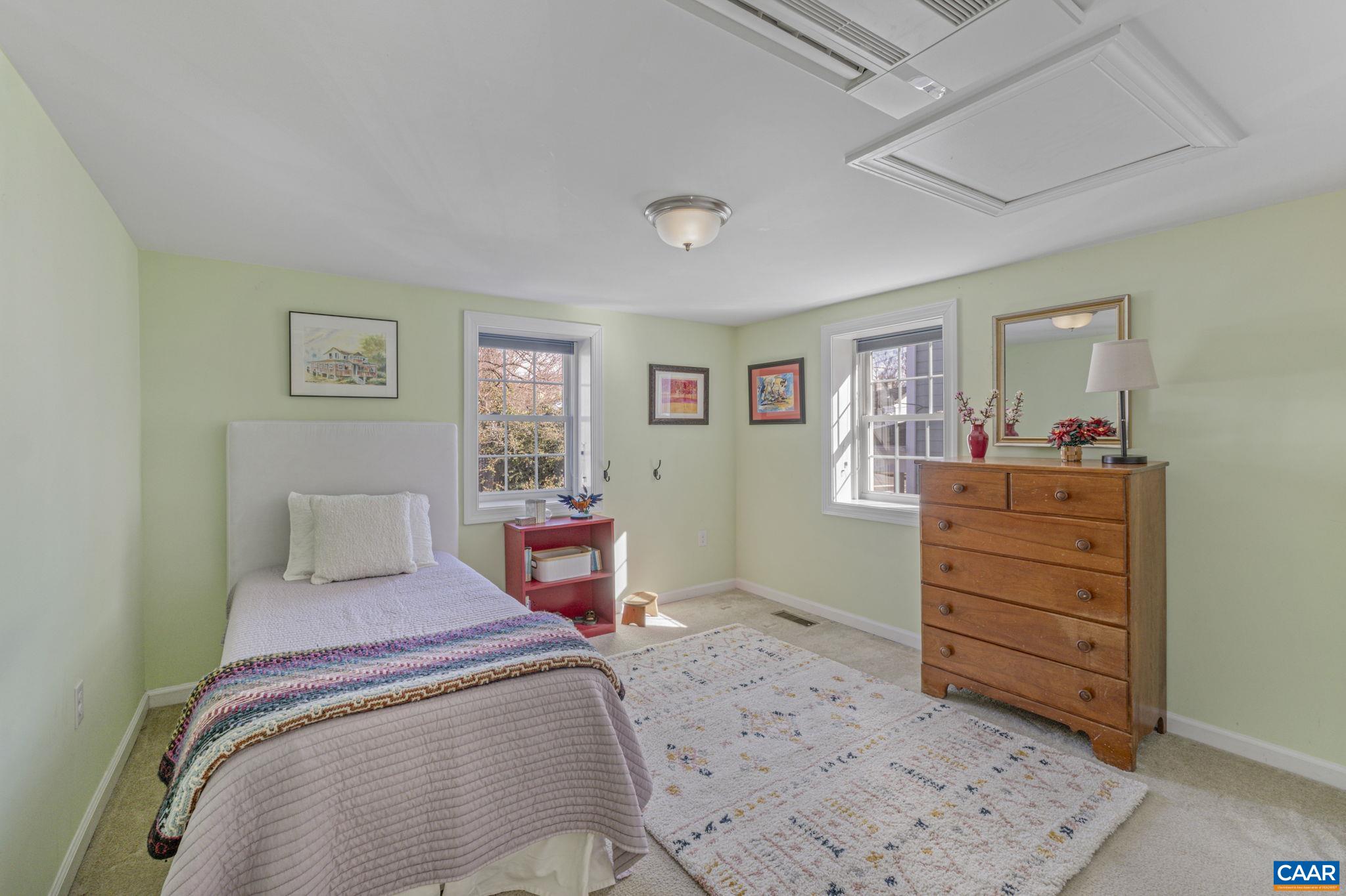 907 PAGE ST
