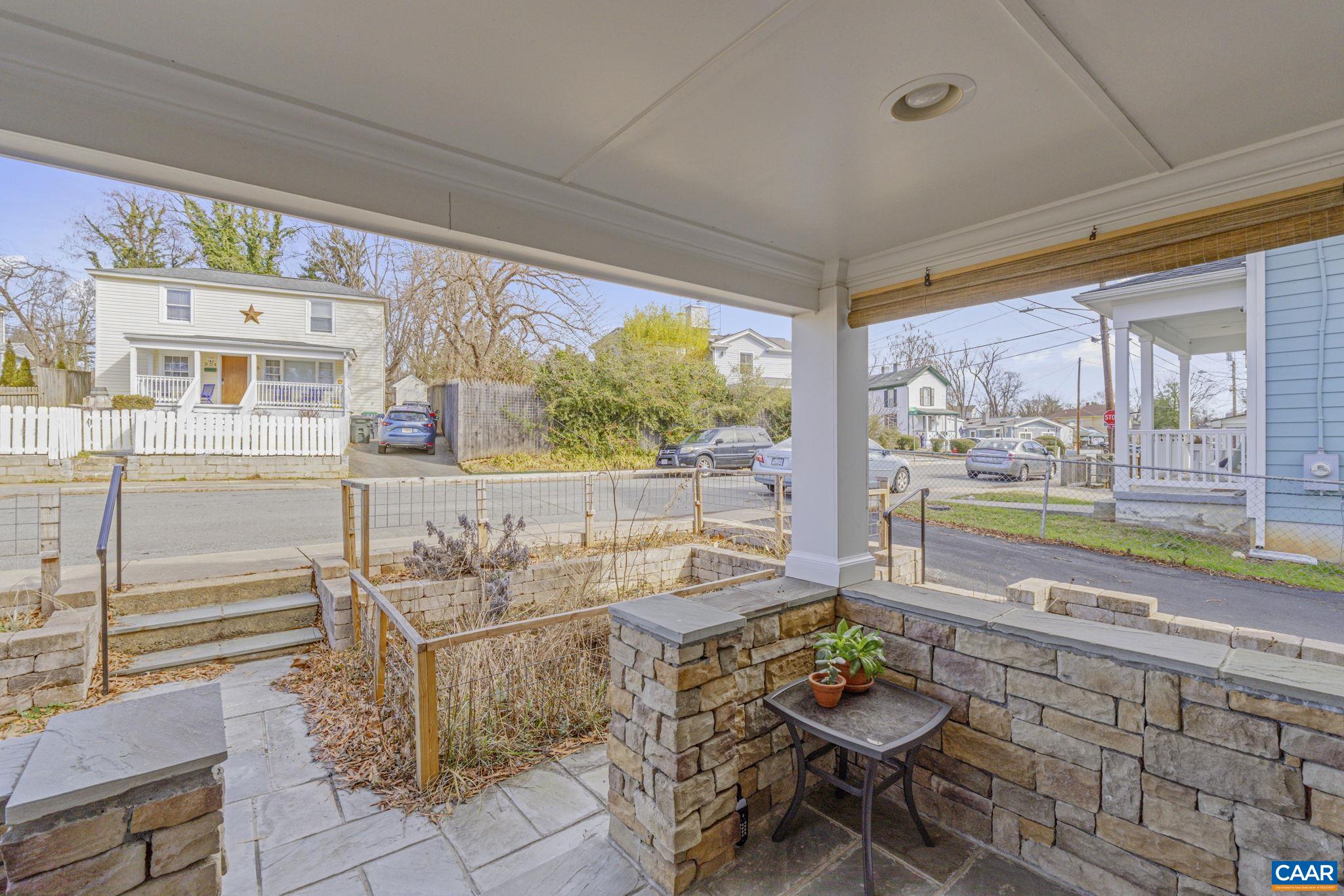 907 PAGE ST