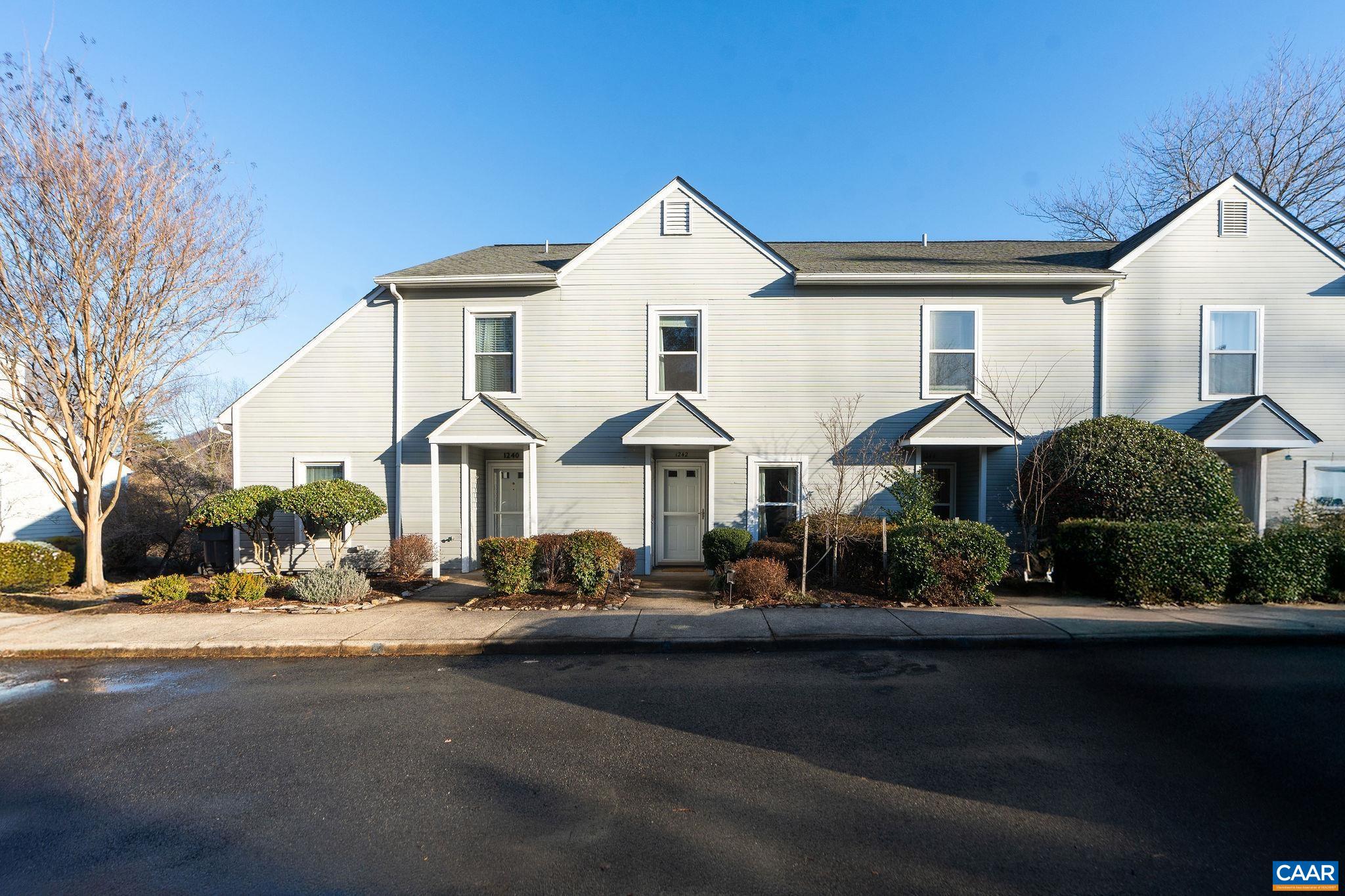 1242 MAPLE VIEW DR