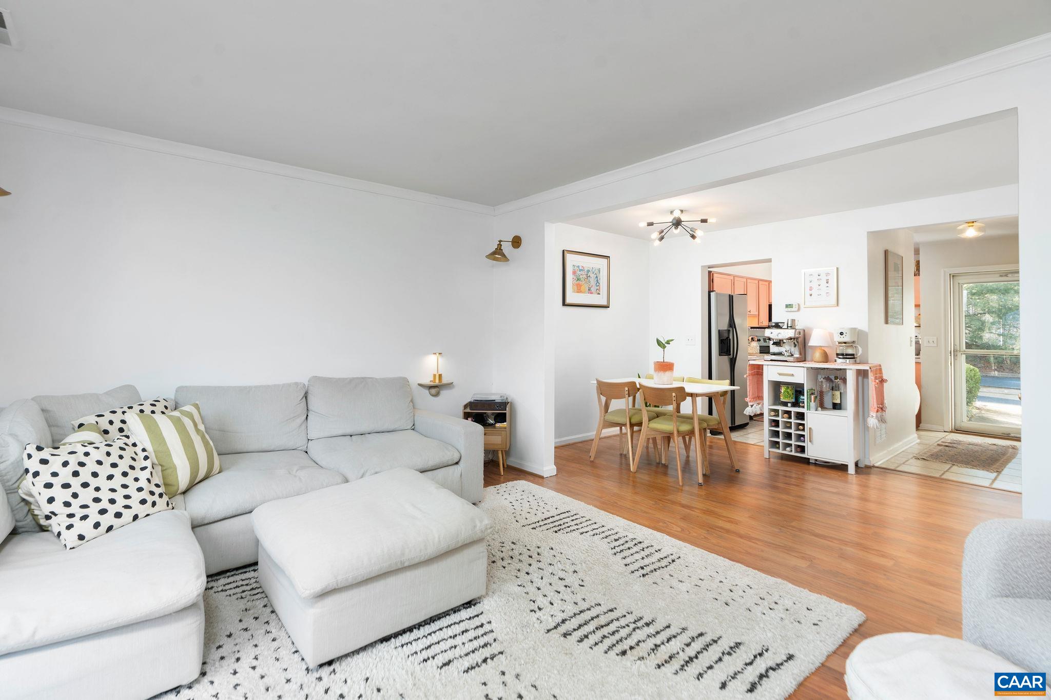 1242 MAPLE VIEW DR