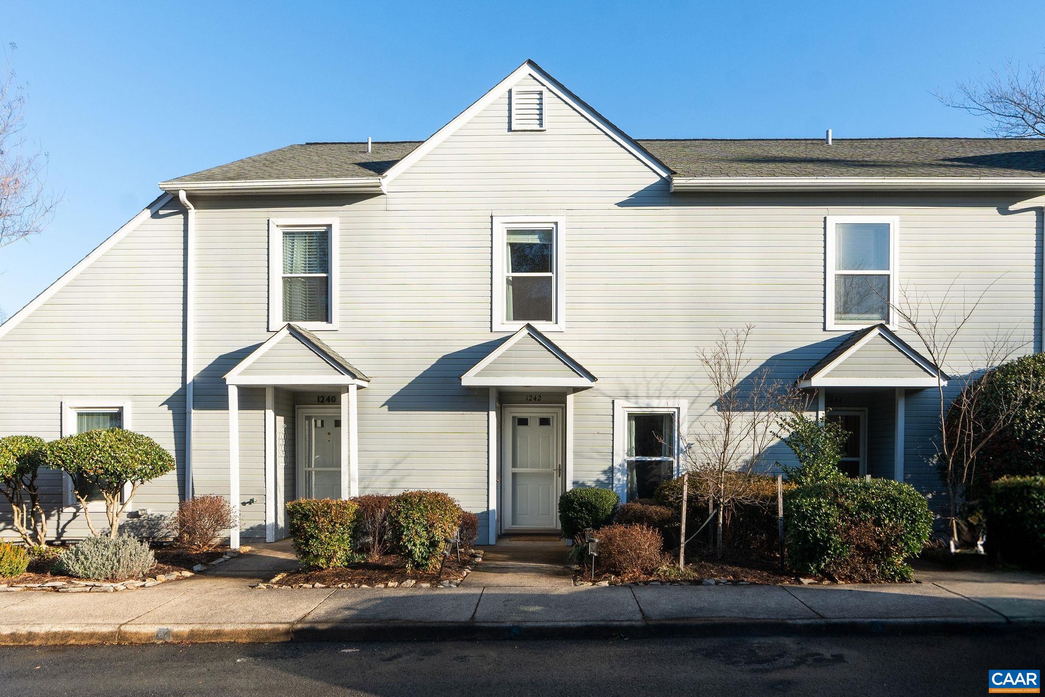 1242 MAPLE VIEW DR