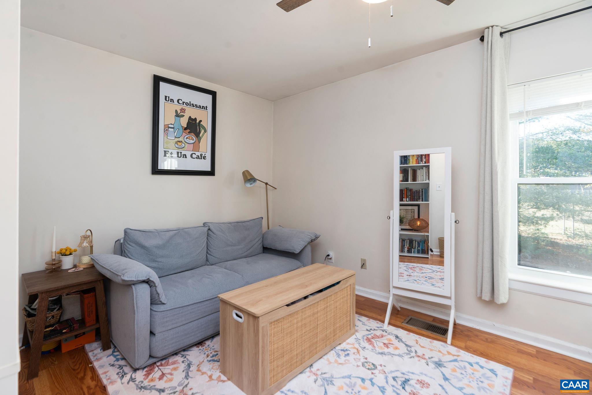 1242 MAPLE VIEW DR