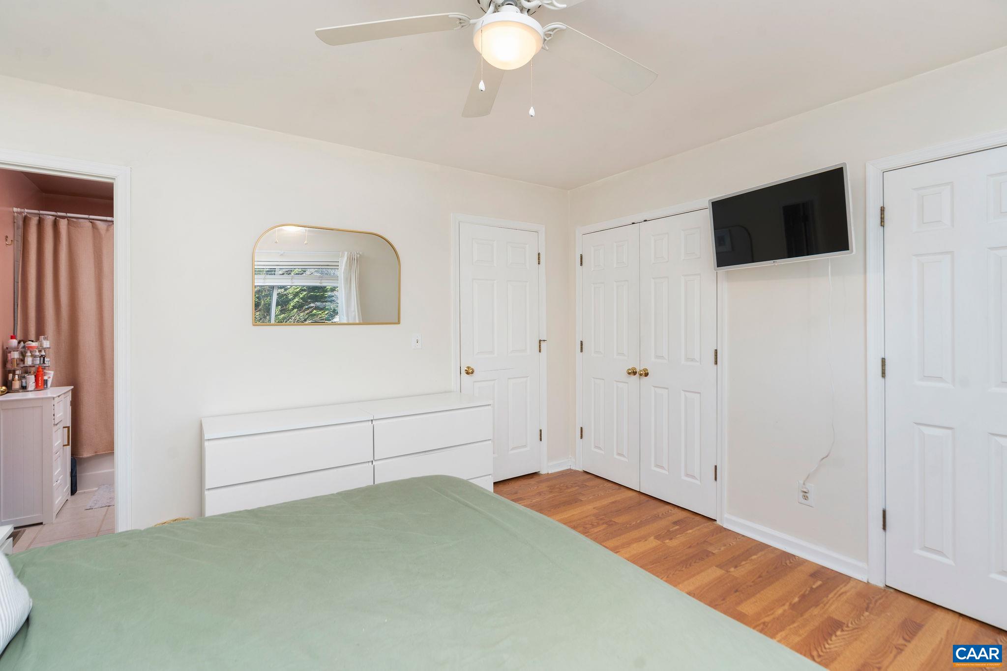 1242 MAPLE VIEW DR