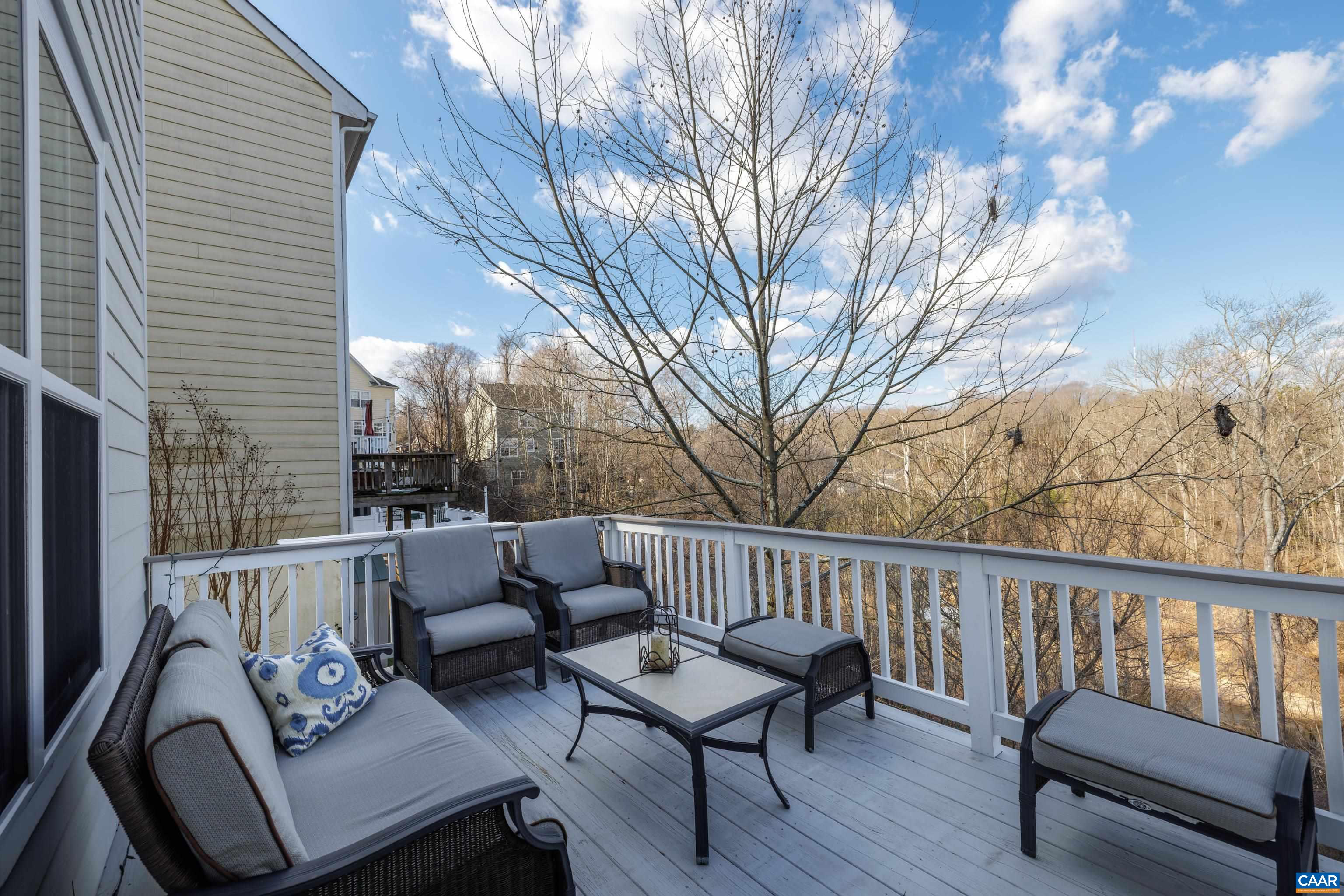 1111 SAINT CHARLES CT