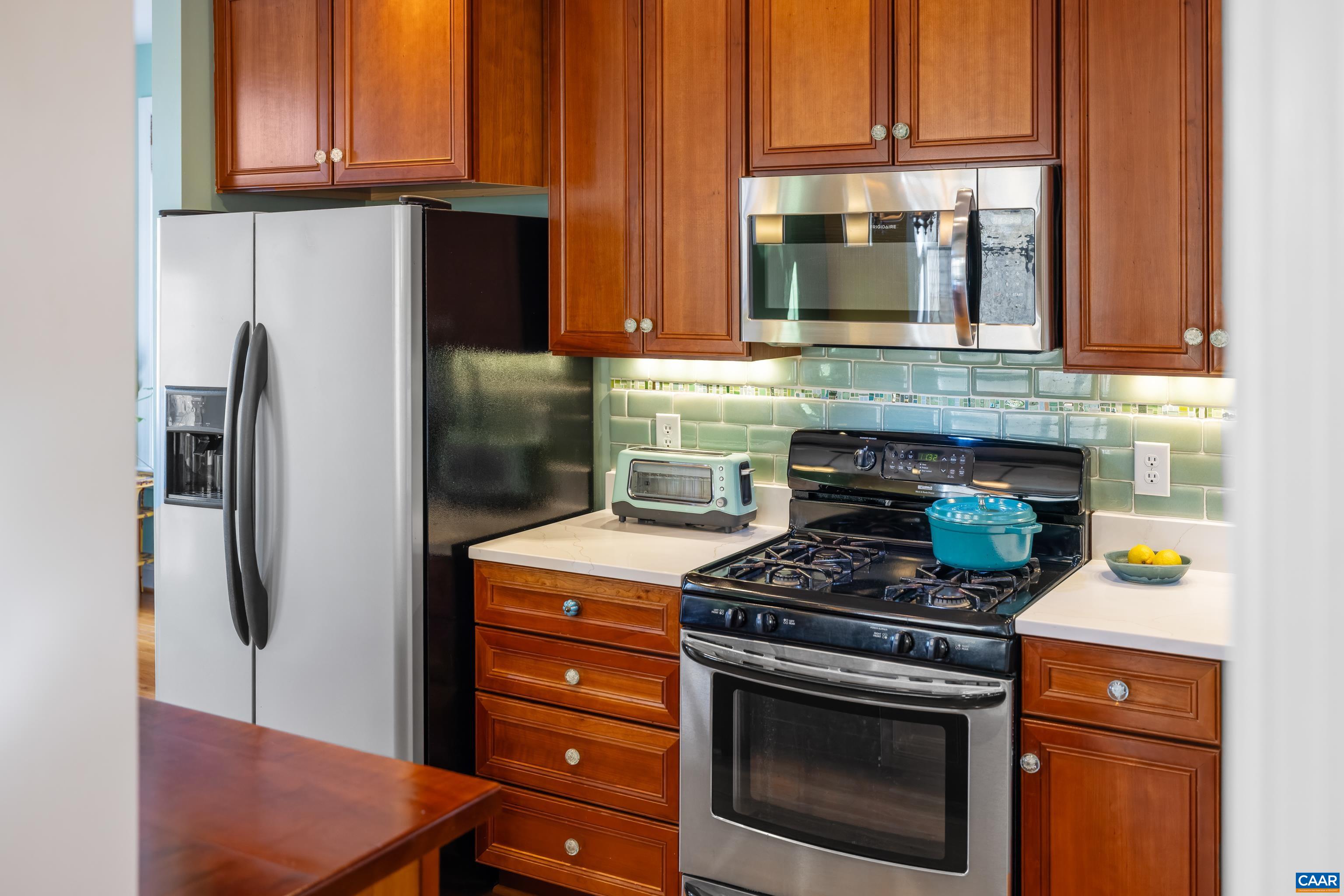 1111 SAINT CHARLES CT
