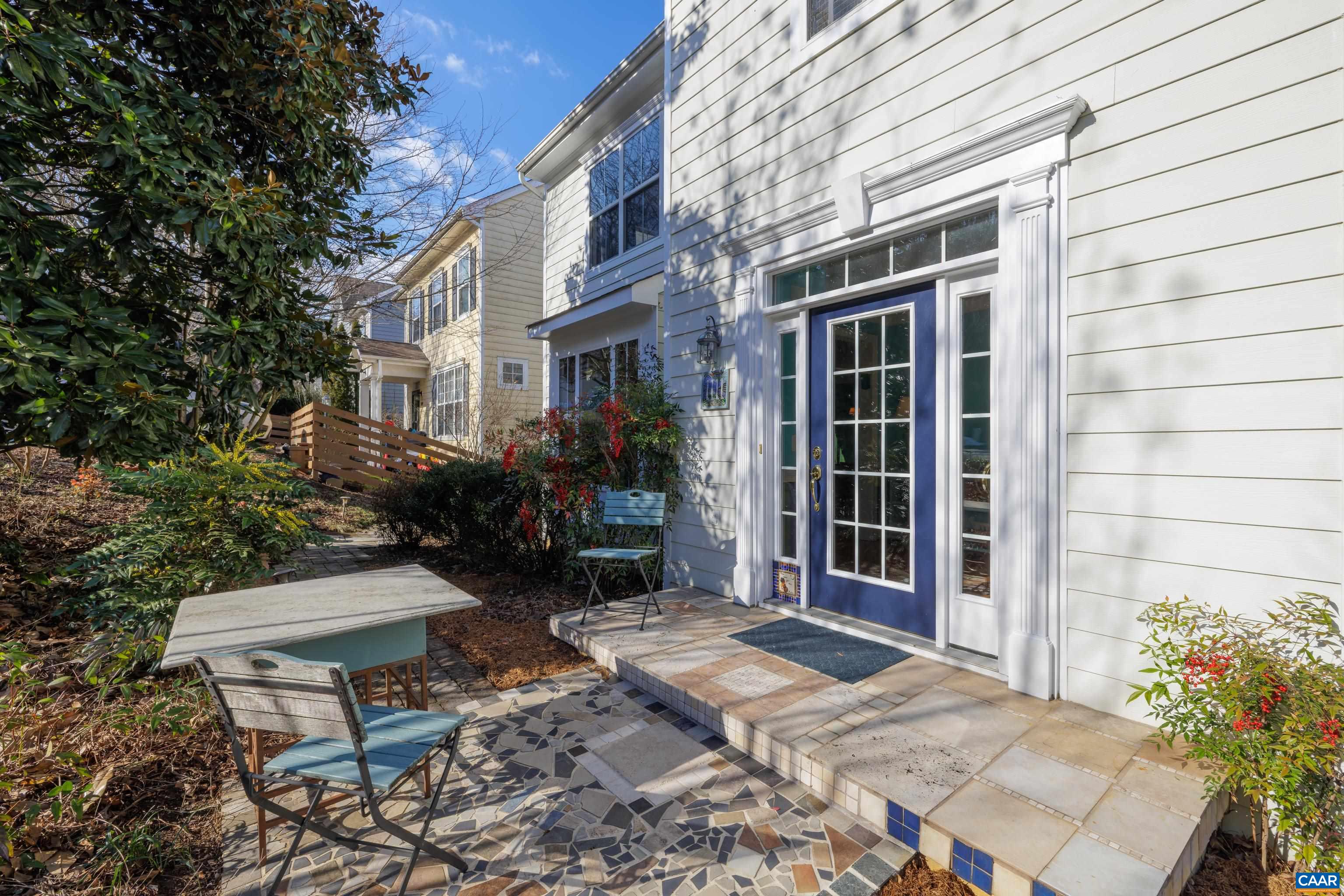 1111 SAINT CHARLES CT