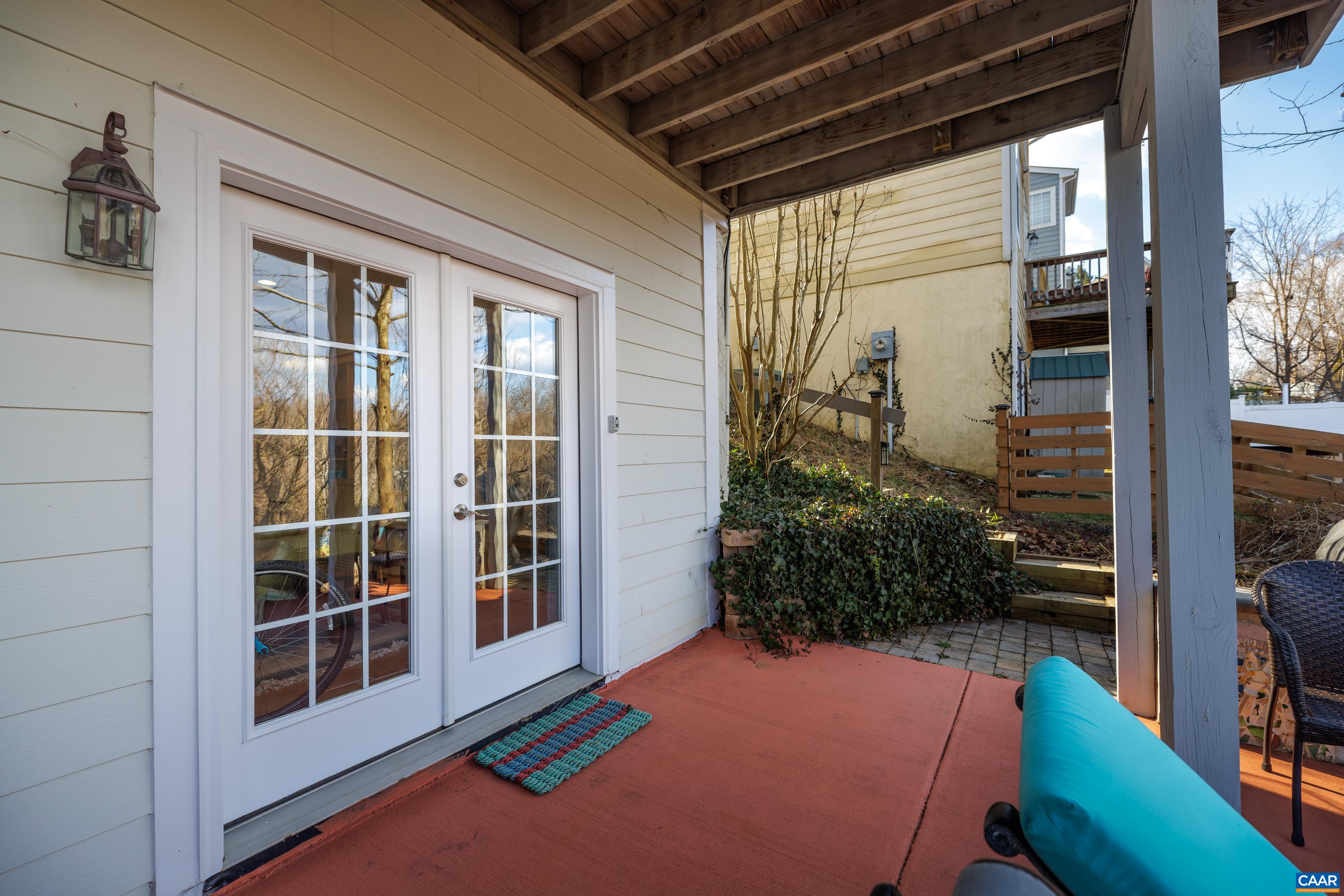 1111 SAINT CHARLES CT