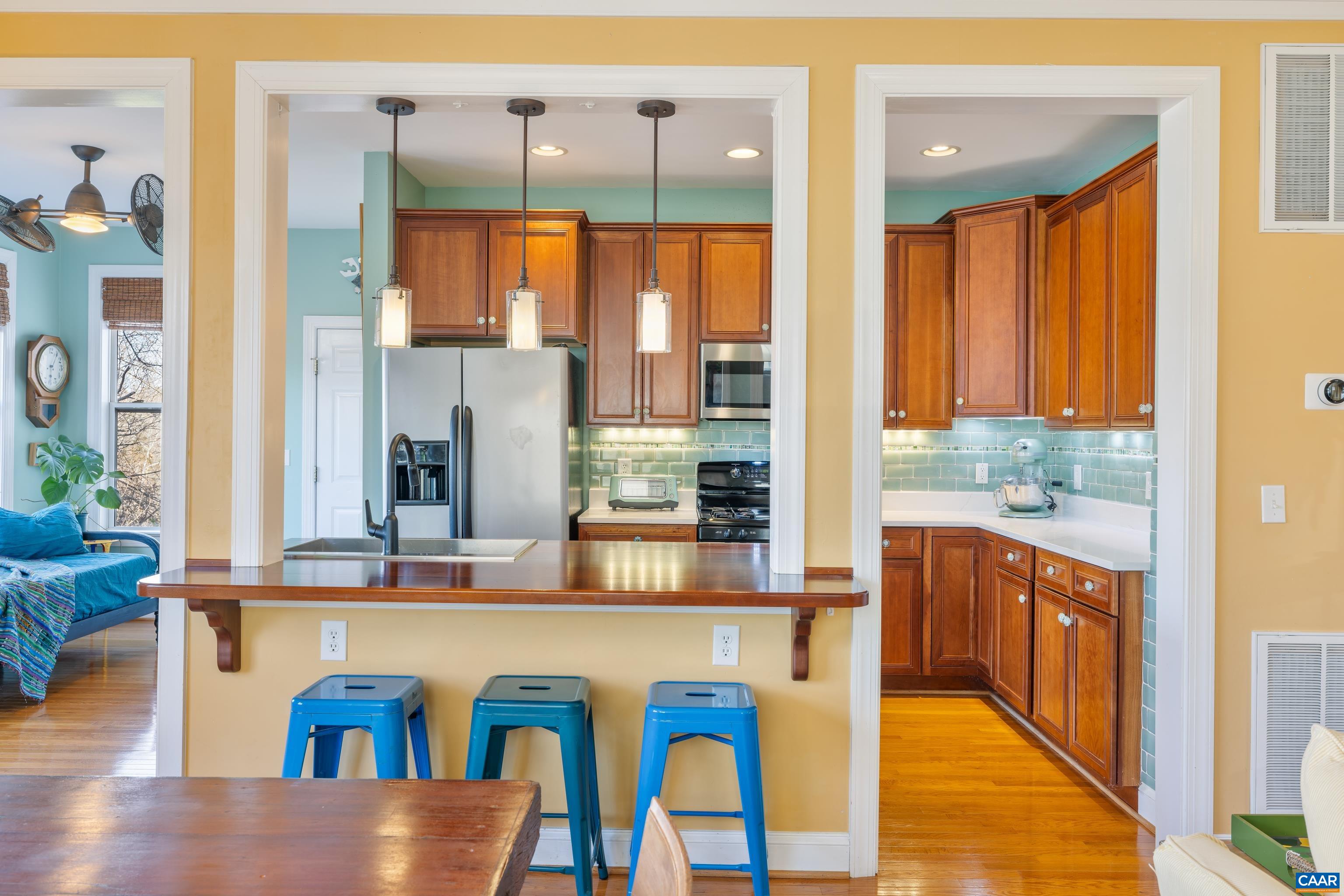 1111 SAINT CHARLES CT