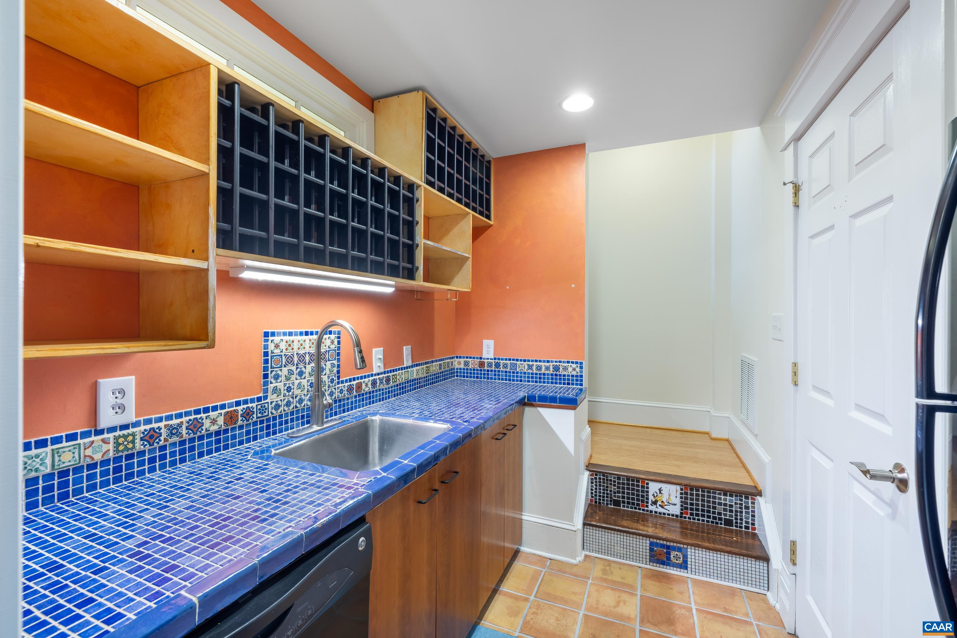 1111 SAINT CHARLES CT
