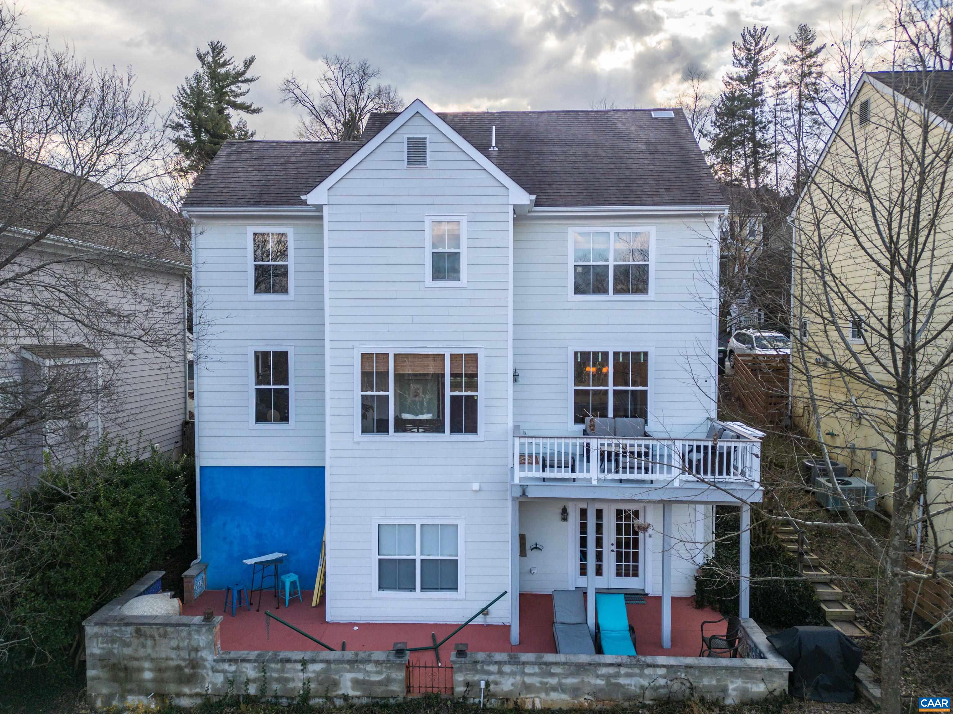 1111 SAINT CHARLES CT