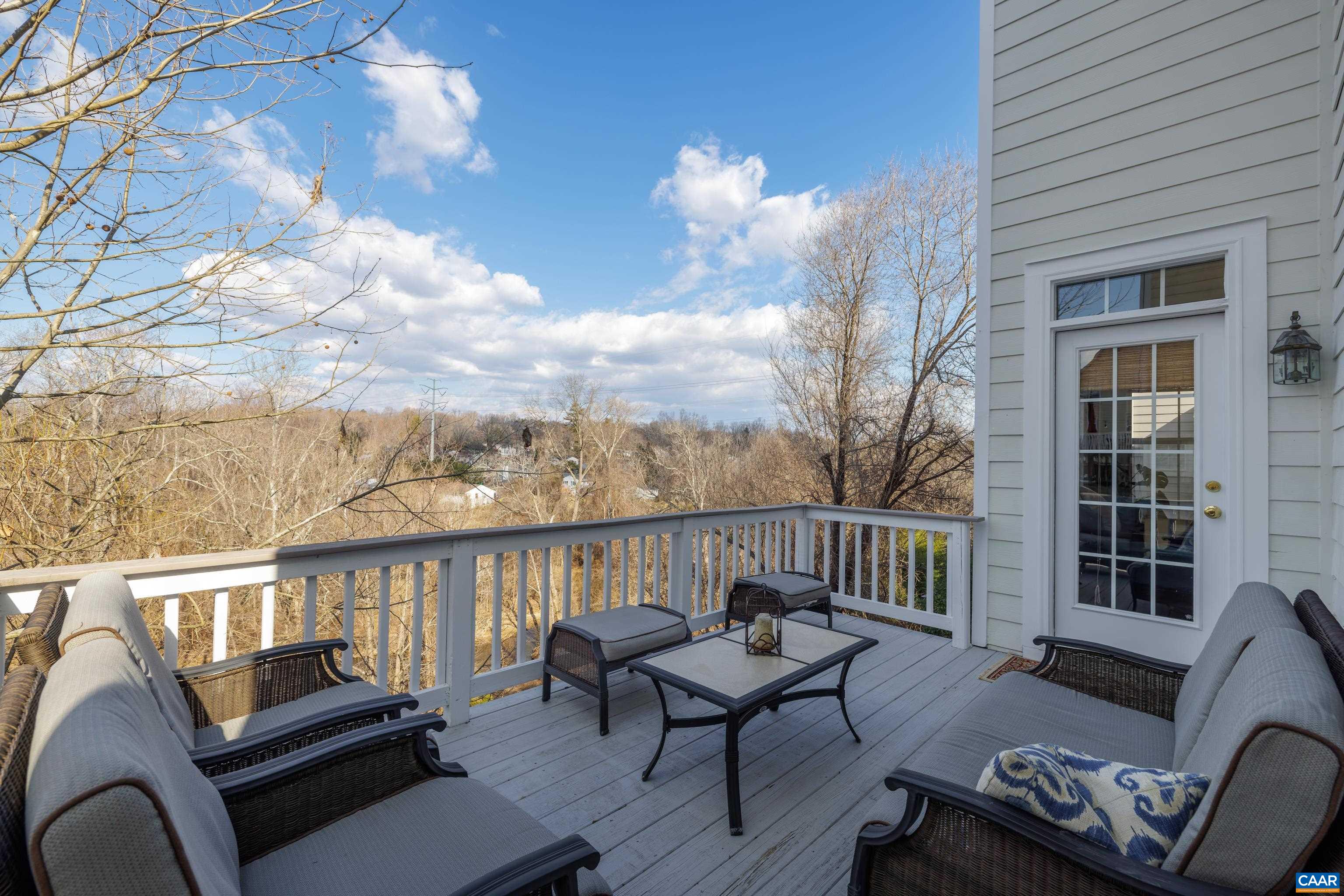 1111 SAINT CHARLES CT