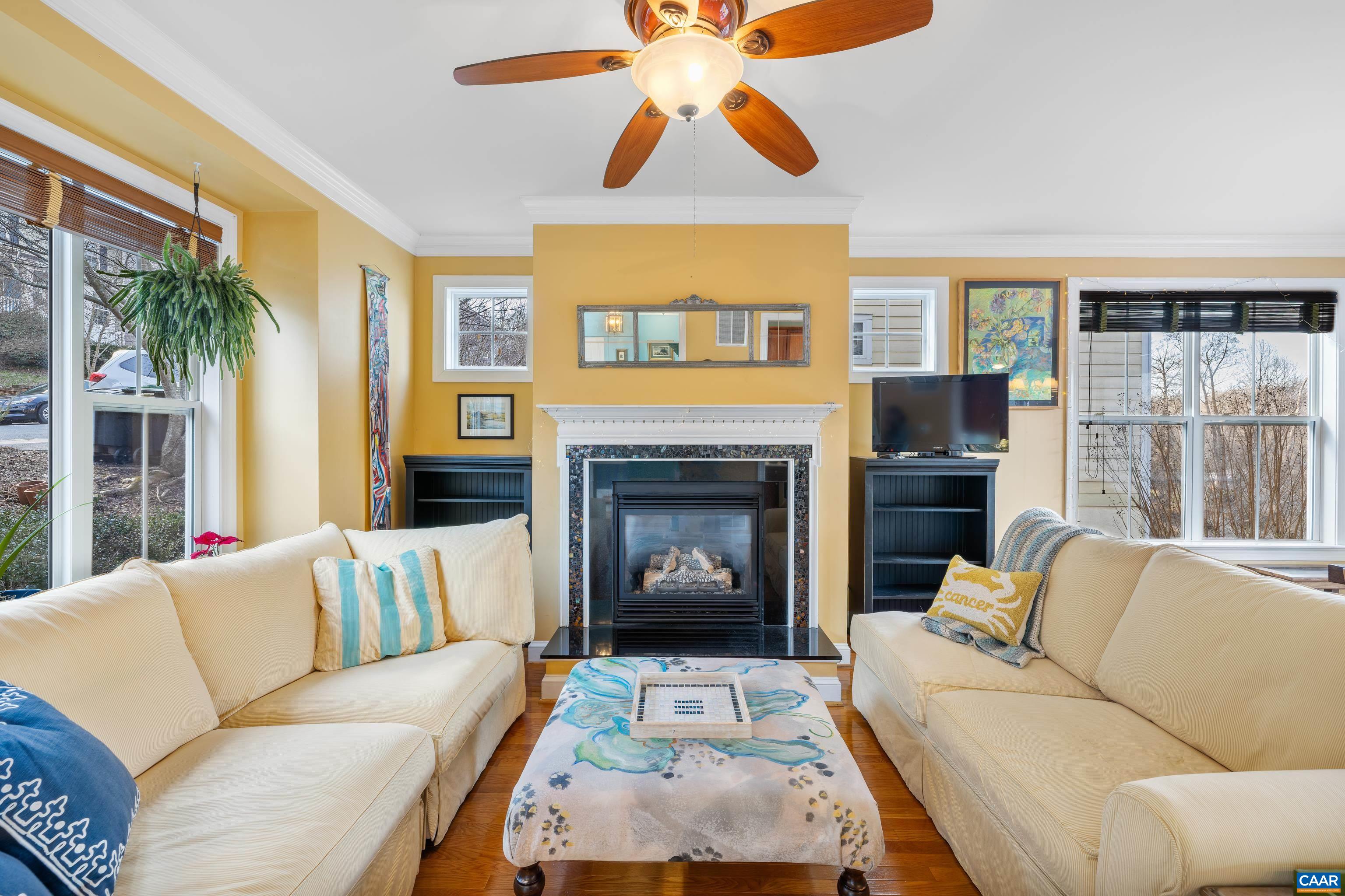 1111 SAINT CHARLES CT