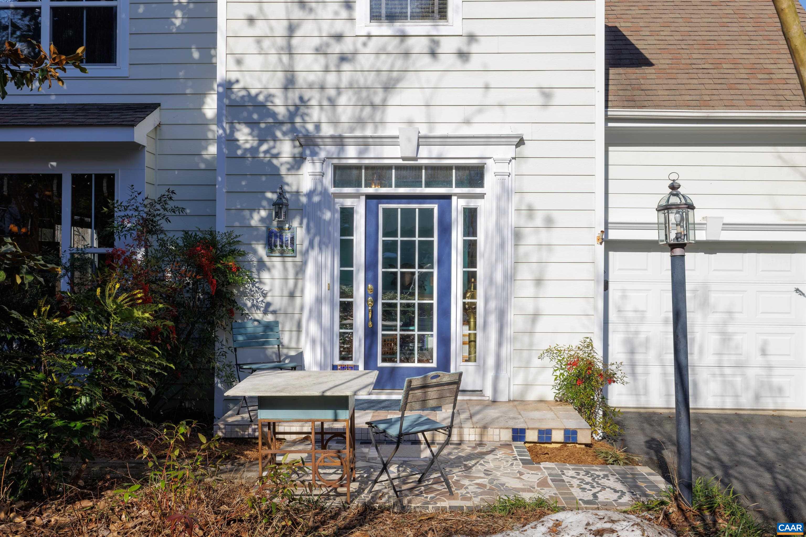 1111 SAINT CHARLES CT