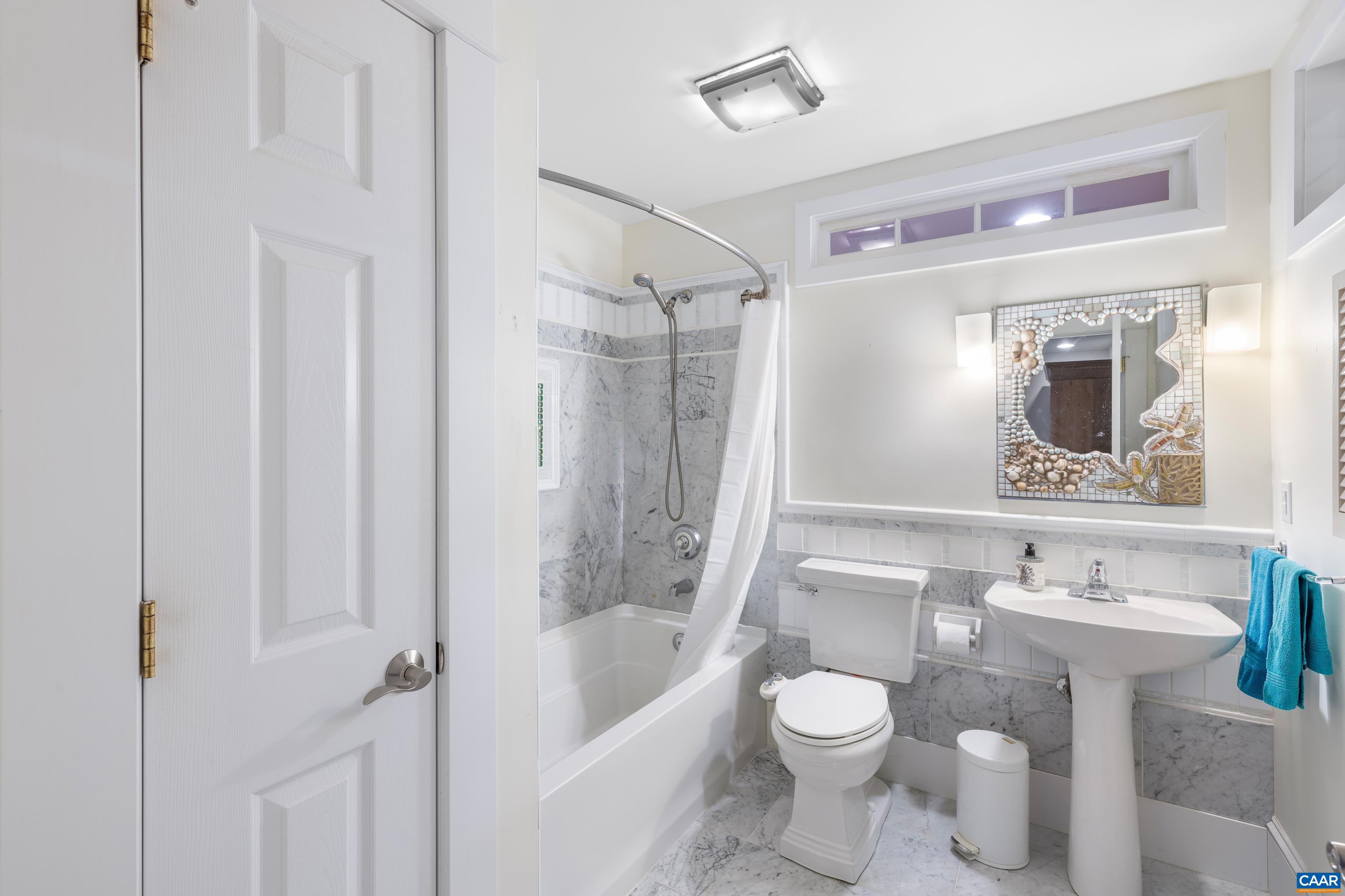 1111 SAINT CHARLES CT