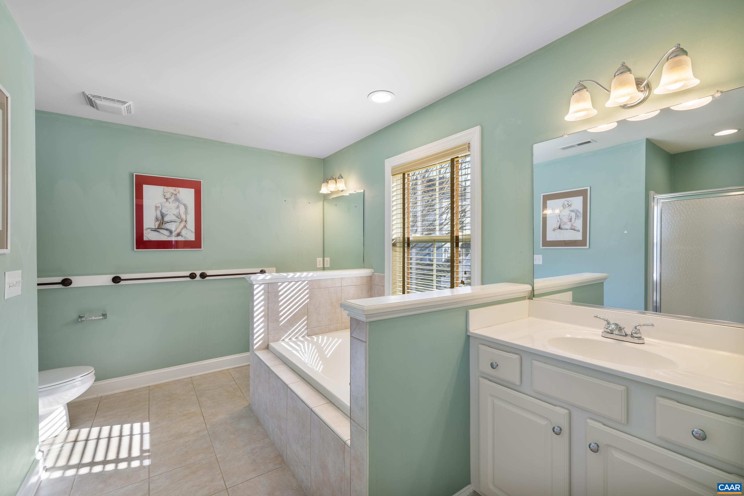1111 SAINT CHARLES CT