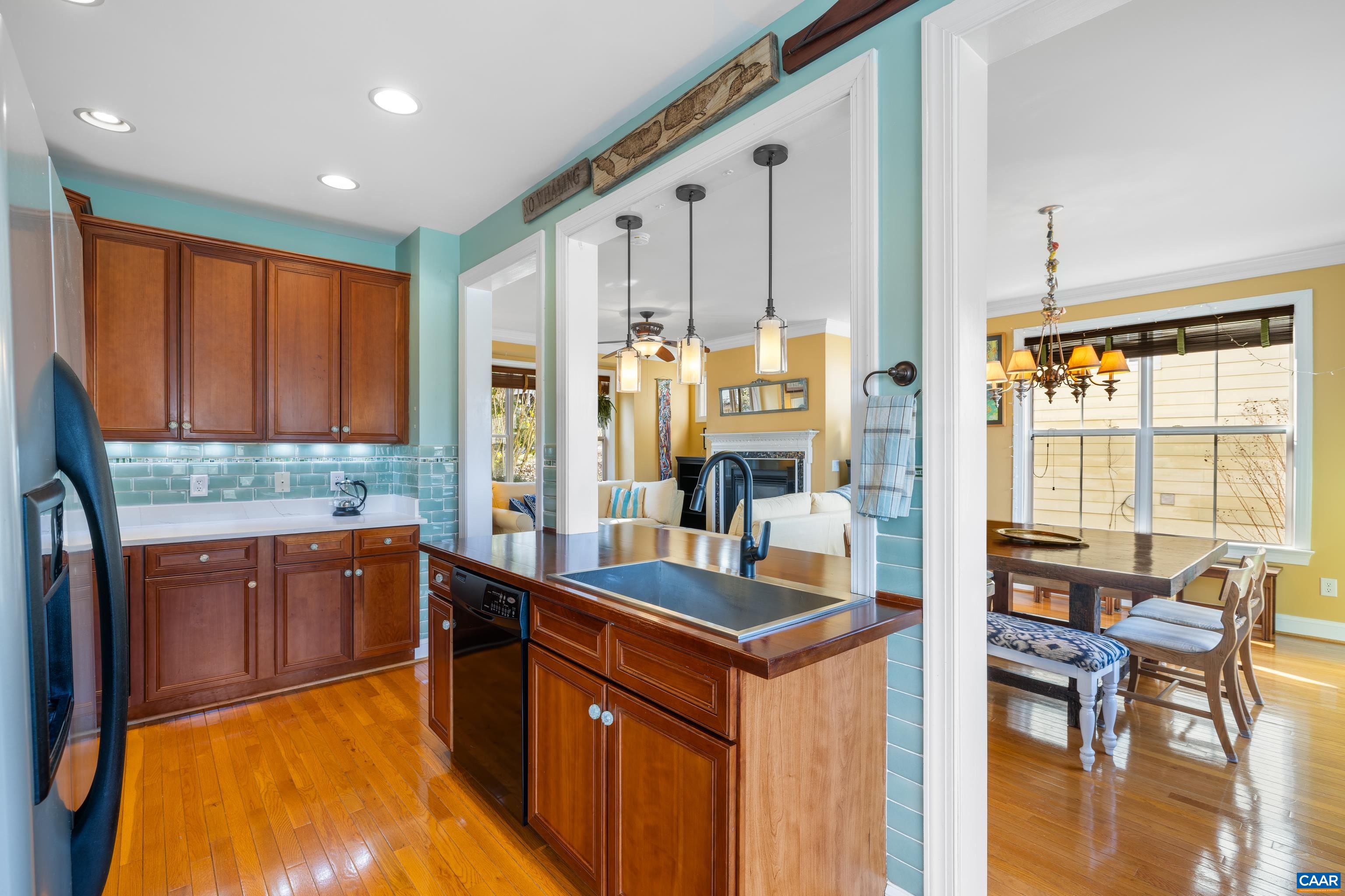 1111 SAINT CHARLES CT