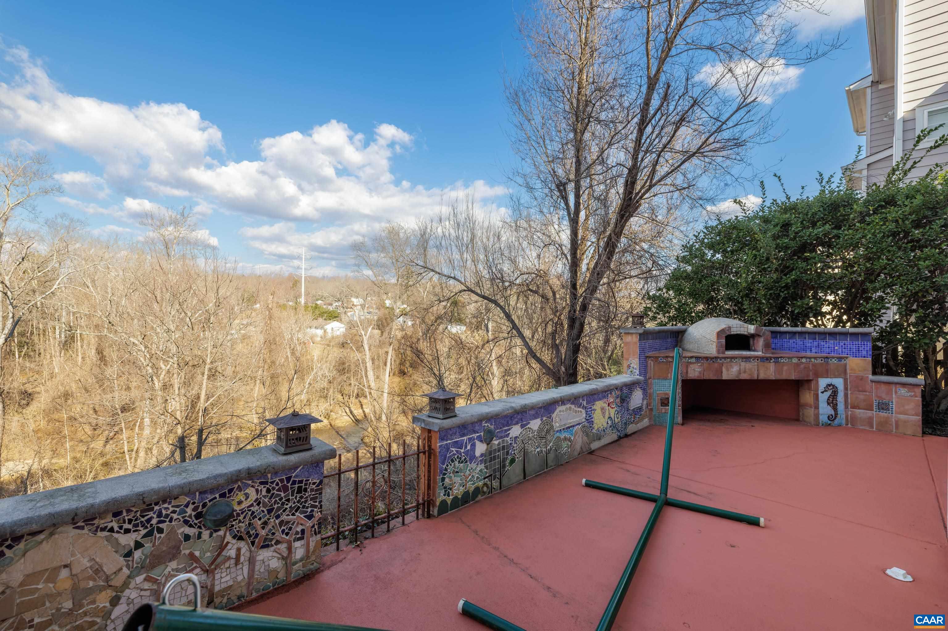 1111 SAINT CHARLES CT