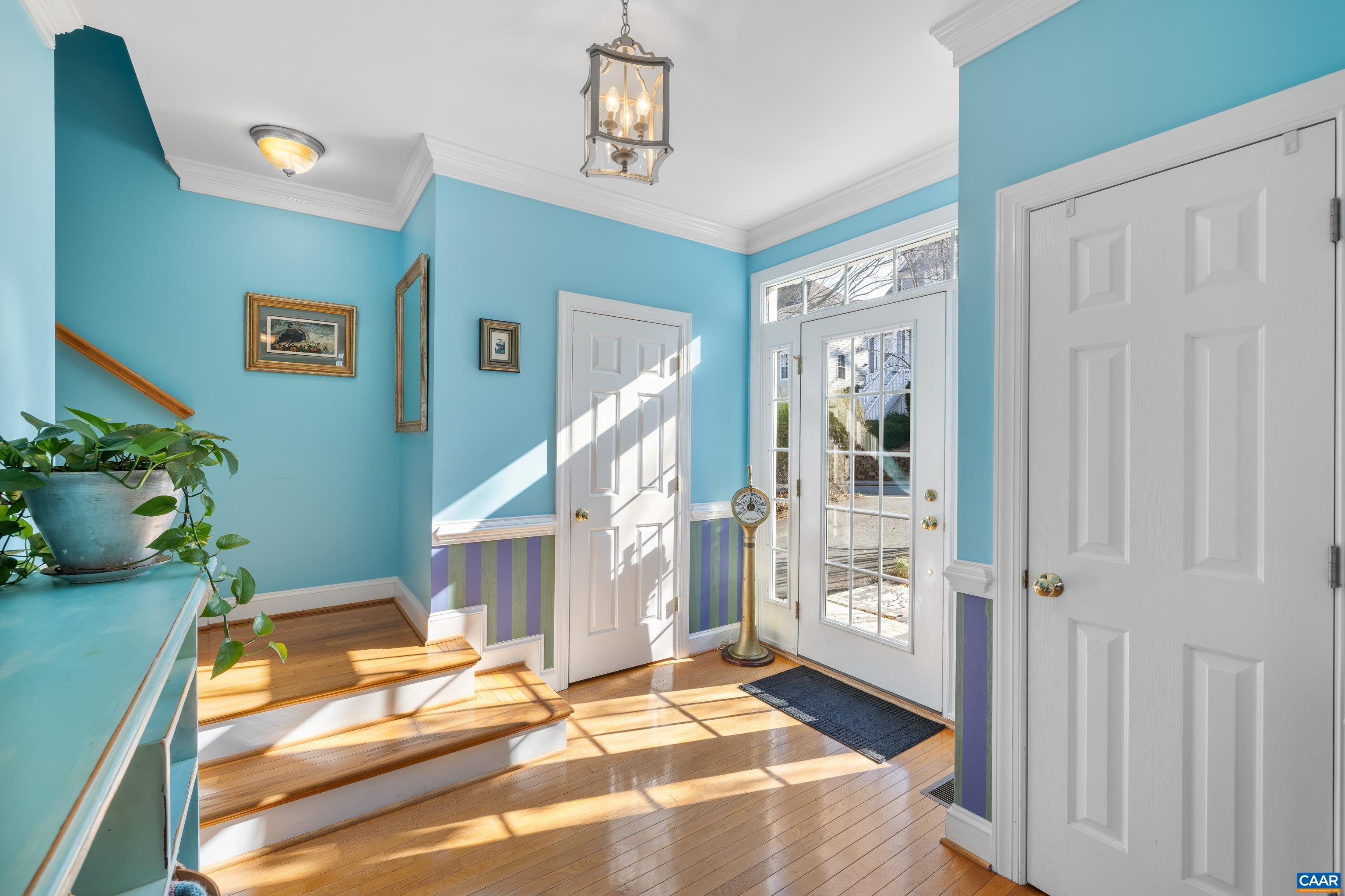 1111 SAINT CHARLES CT