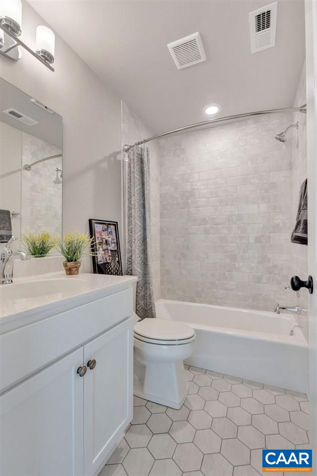 120 AGATHA RIDGE LN Unit: B