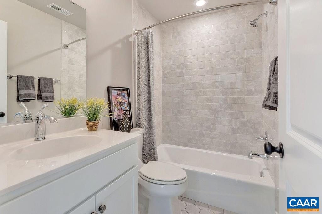 120 AGATHA RIDGE LN Unit: B