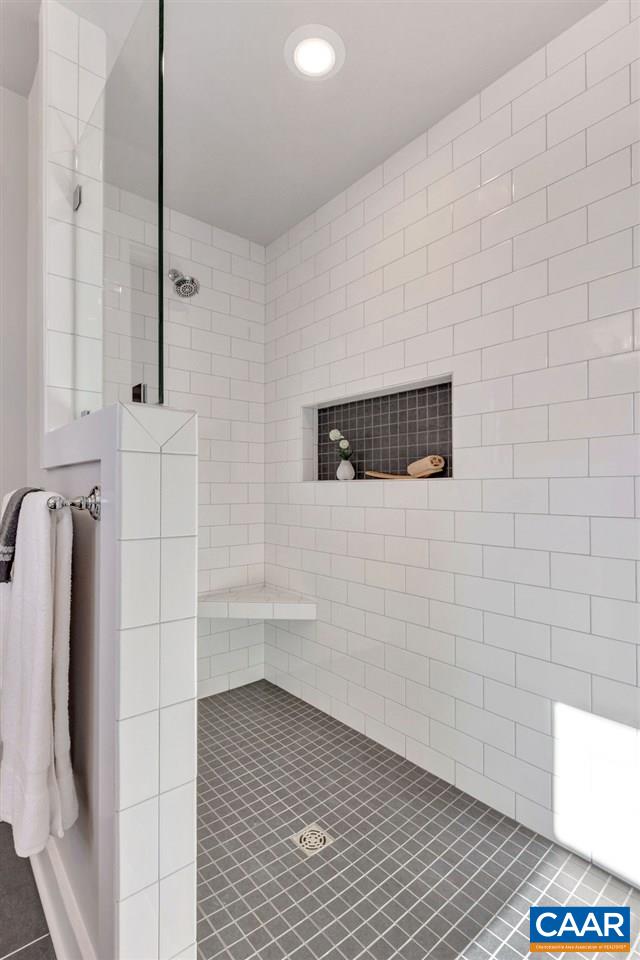 120 AGATHA RIDGE LN Unit: B