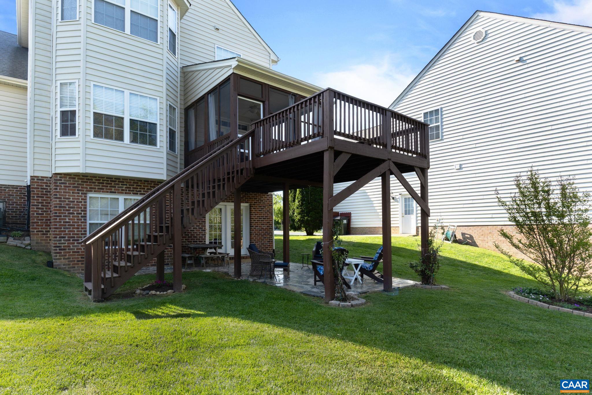 369 BAYBERRY WAY