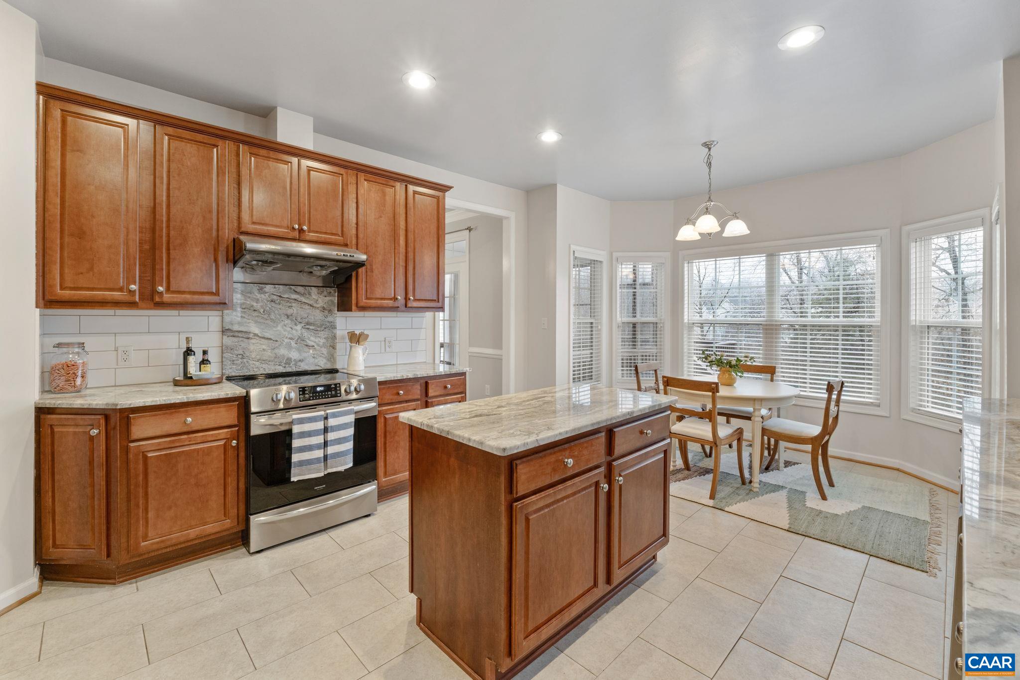 369 BAYBERRY WAY