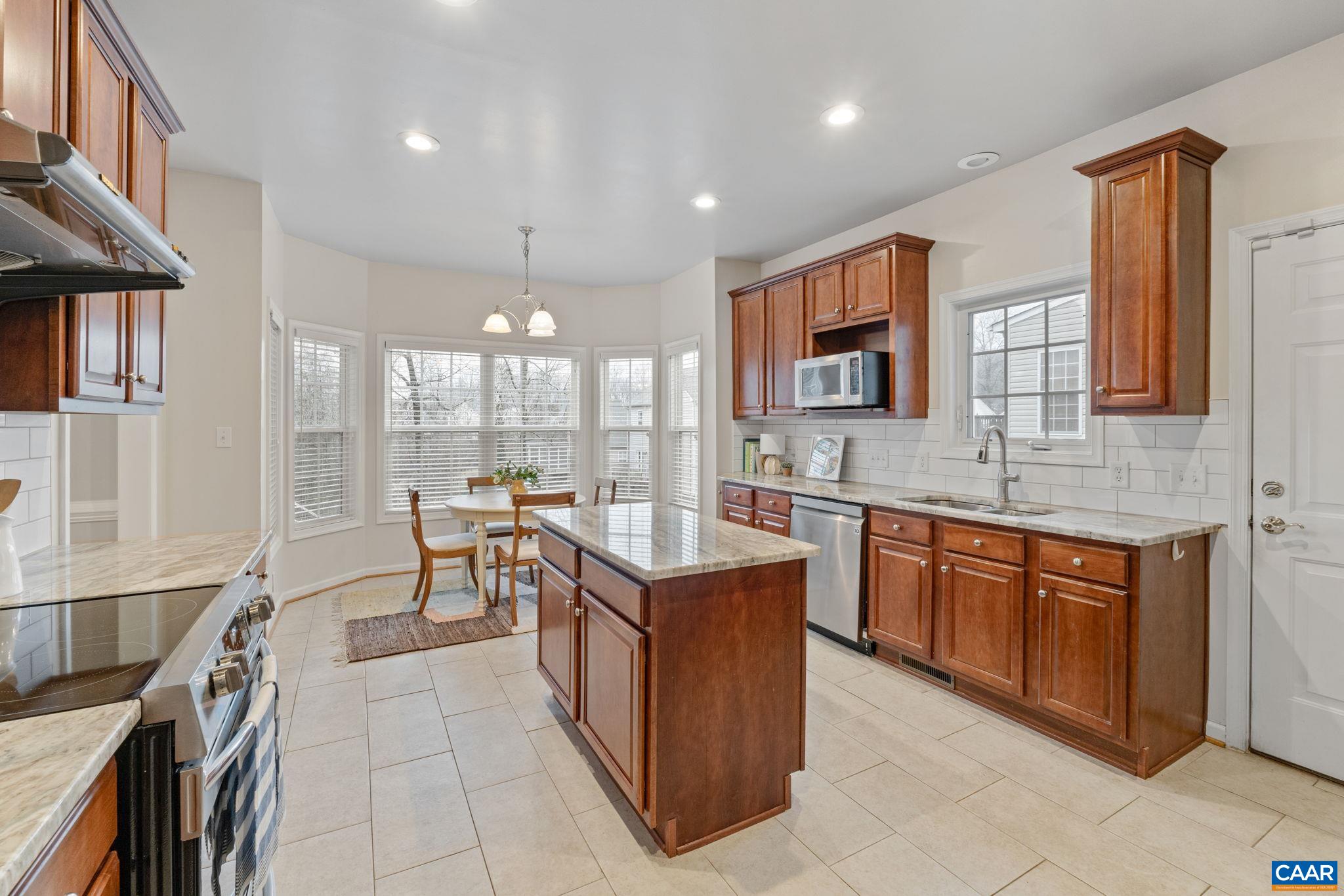 369 BAYBERRY WAY