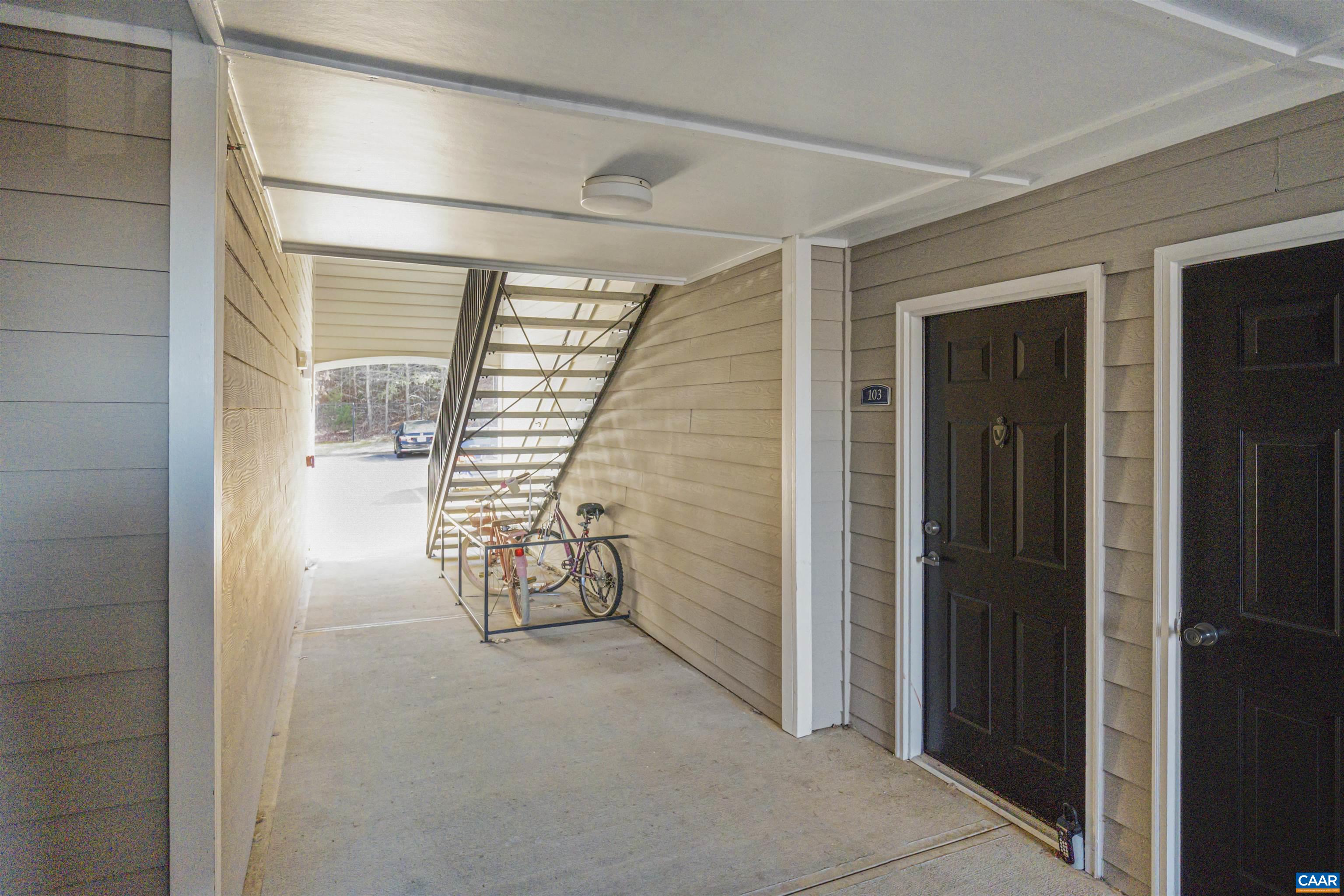 235 YELLOWSTONE DR Unit: 103