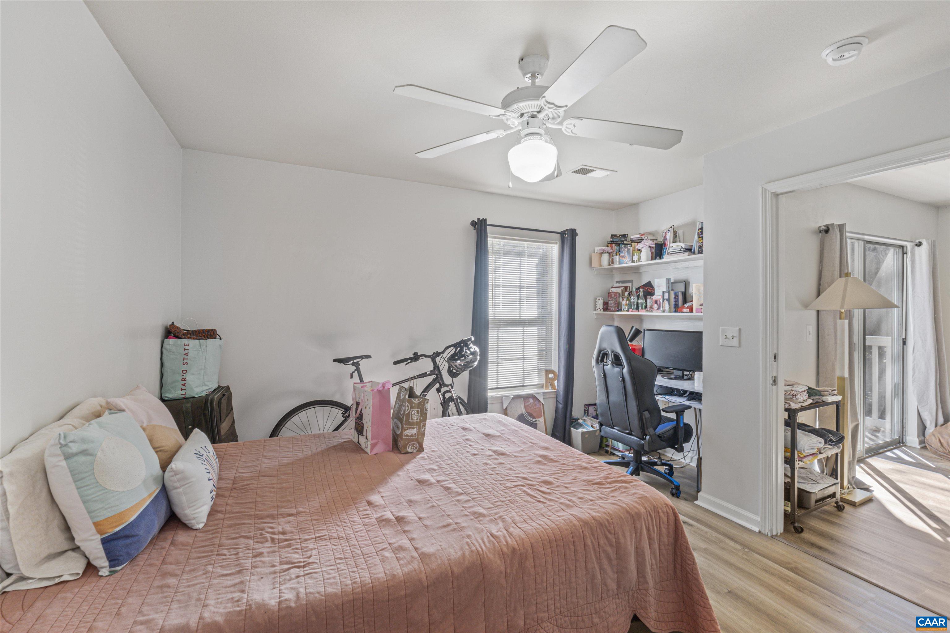 235 YELLOWSTONE DR Unit: 103