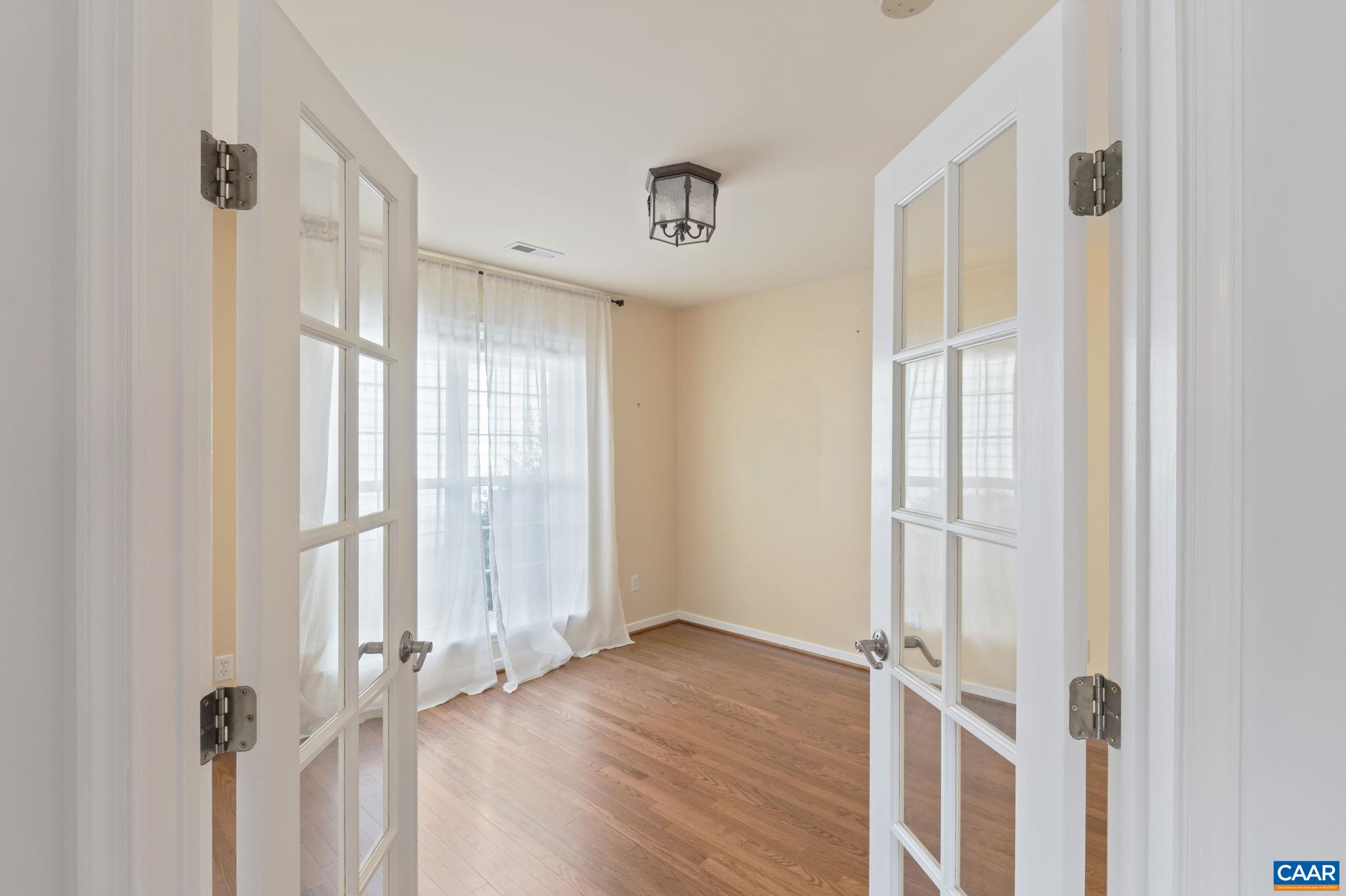 1168 COURTYARD DR