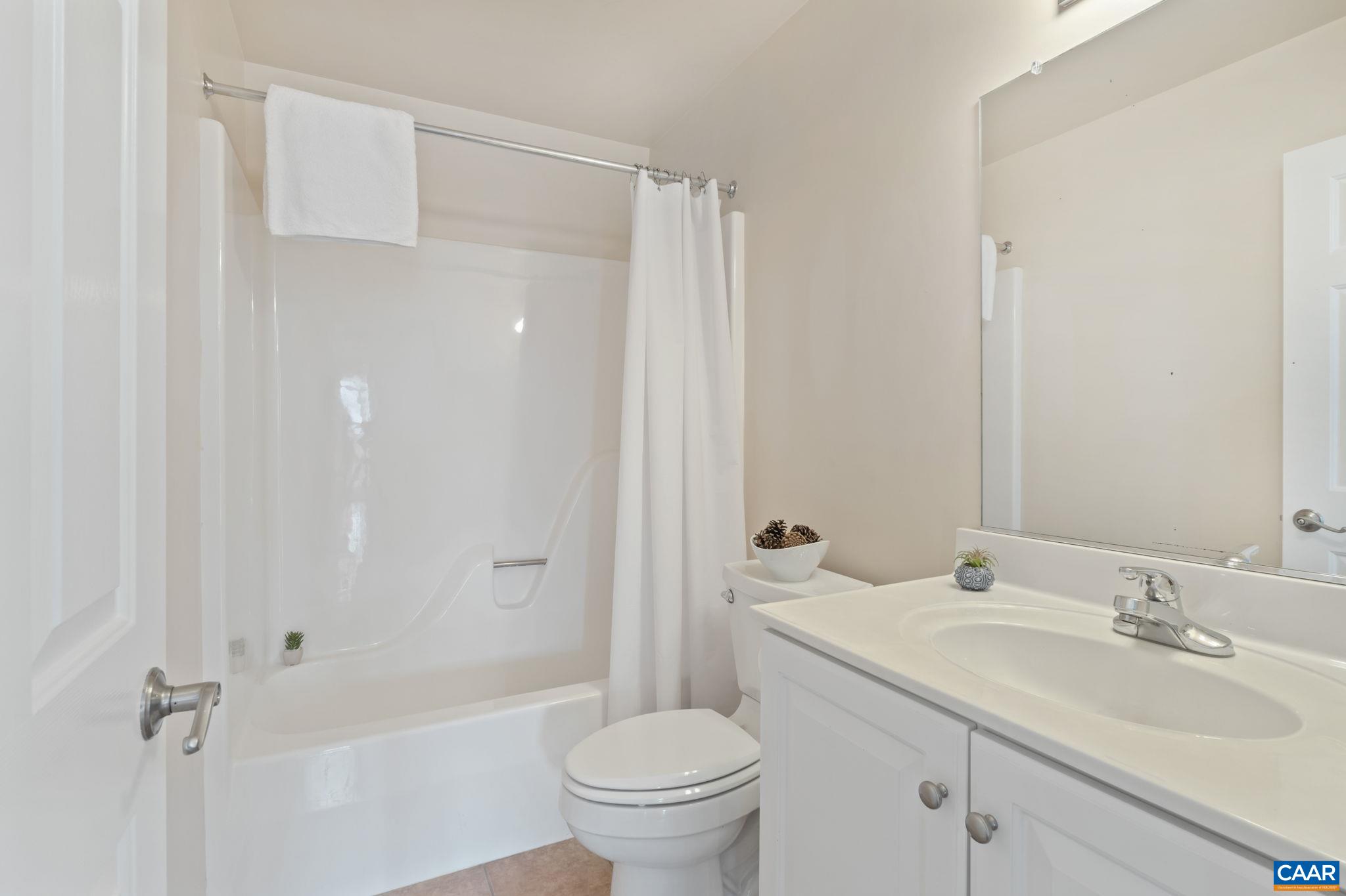 1168 COURTYARD DR